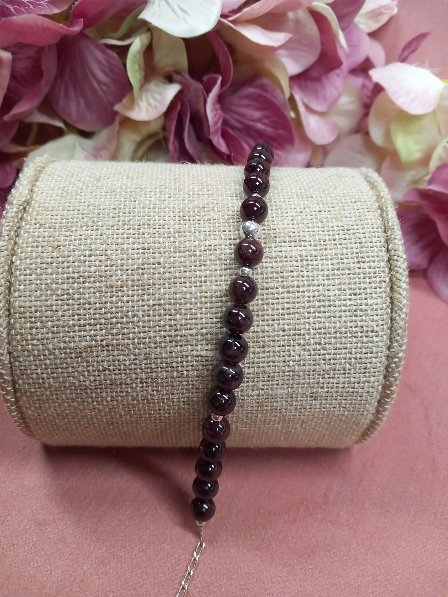 Bracelet en ARGENT avec Tourmalines Grenat Authentiques en forme de boules.