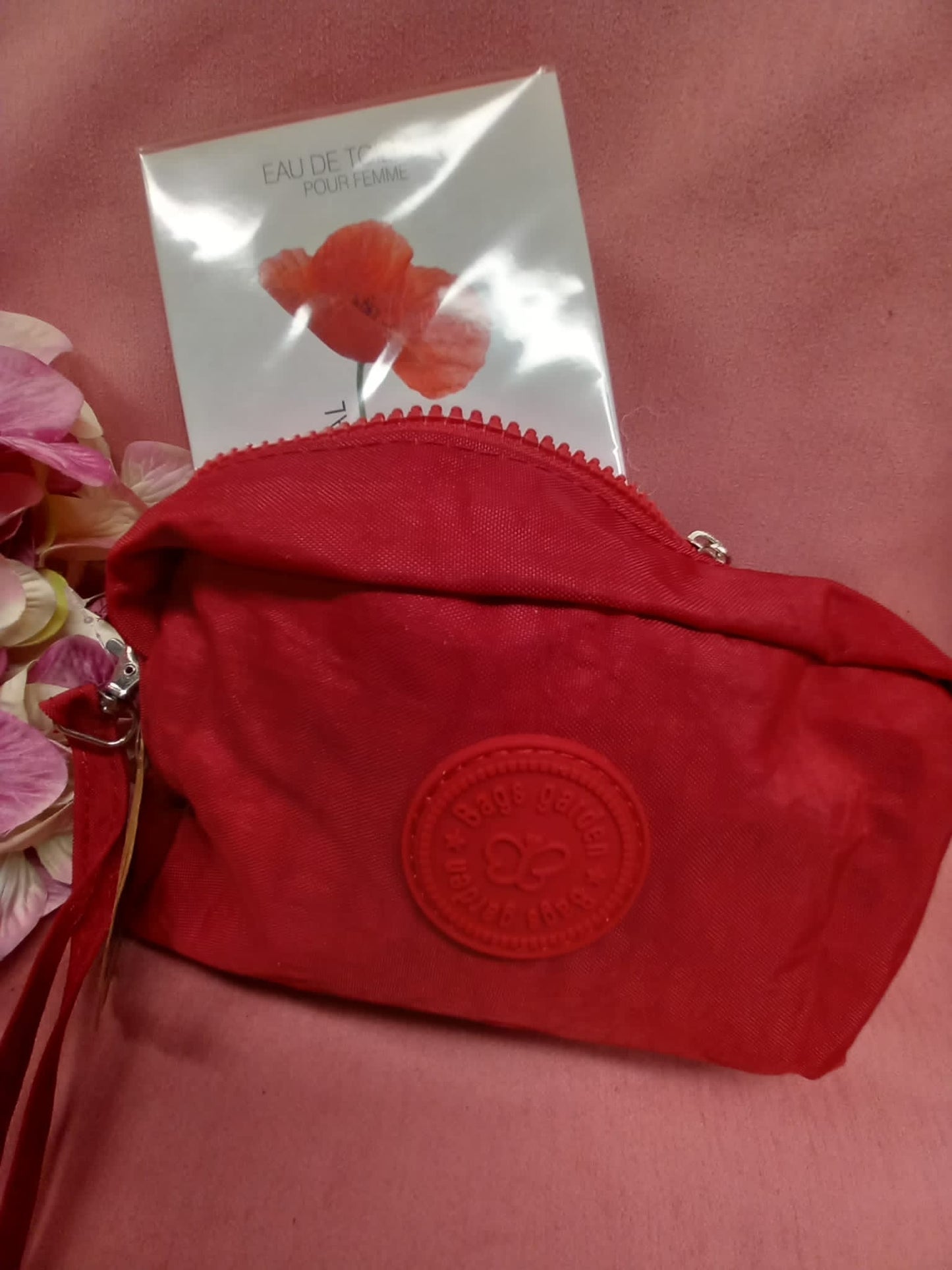 PERSONAL TOILET GAME.
Luxury cologne + GIFT toiletry bag