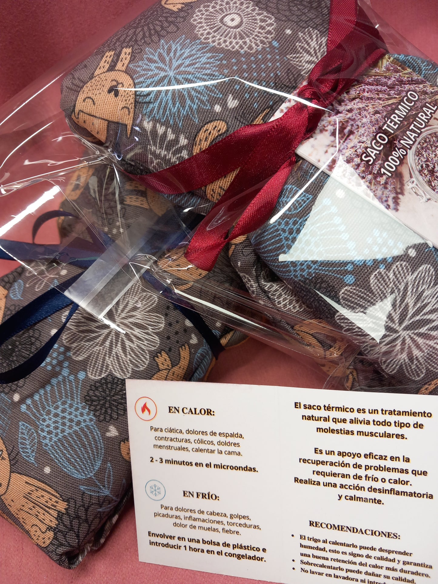 Saco de estilizados gatos en tonos azules sobre gris.Envío gratis.