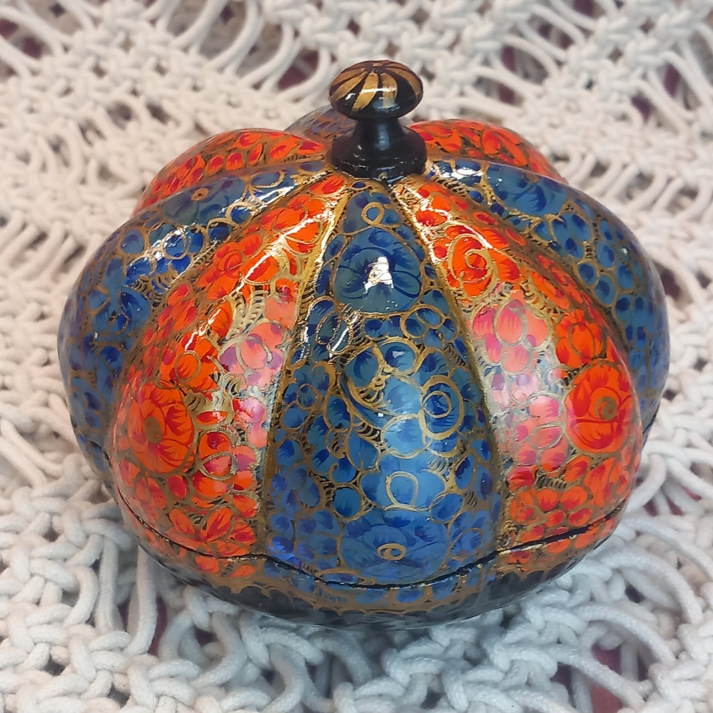 Caja artesanal en forma de calabaza azul y naranja. Artesanía India.Hecho a mano.Envío Gratis SIN pedido mínimo.