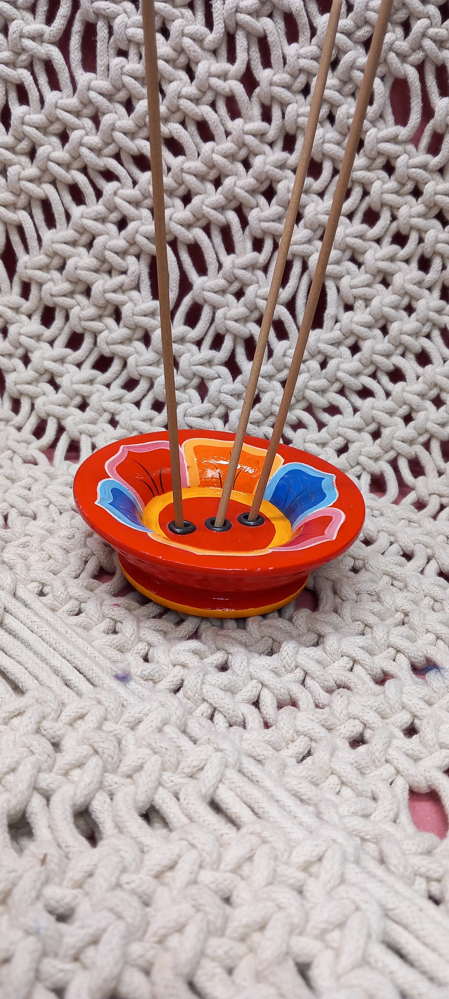 INCESARIO DE MADERA ARTESANALMENTE HECHO EN NEPAL PARA VARIOS INCIENSOS A LA VEZ.ENVÍO GRATIS SIN PEDIDO MÍNIMO.