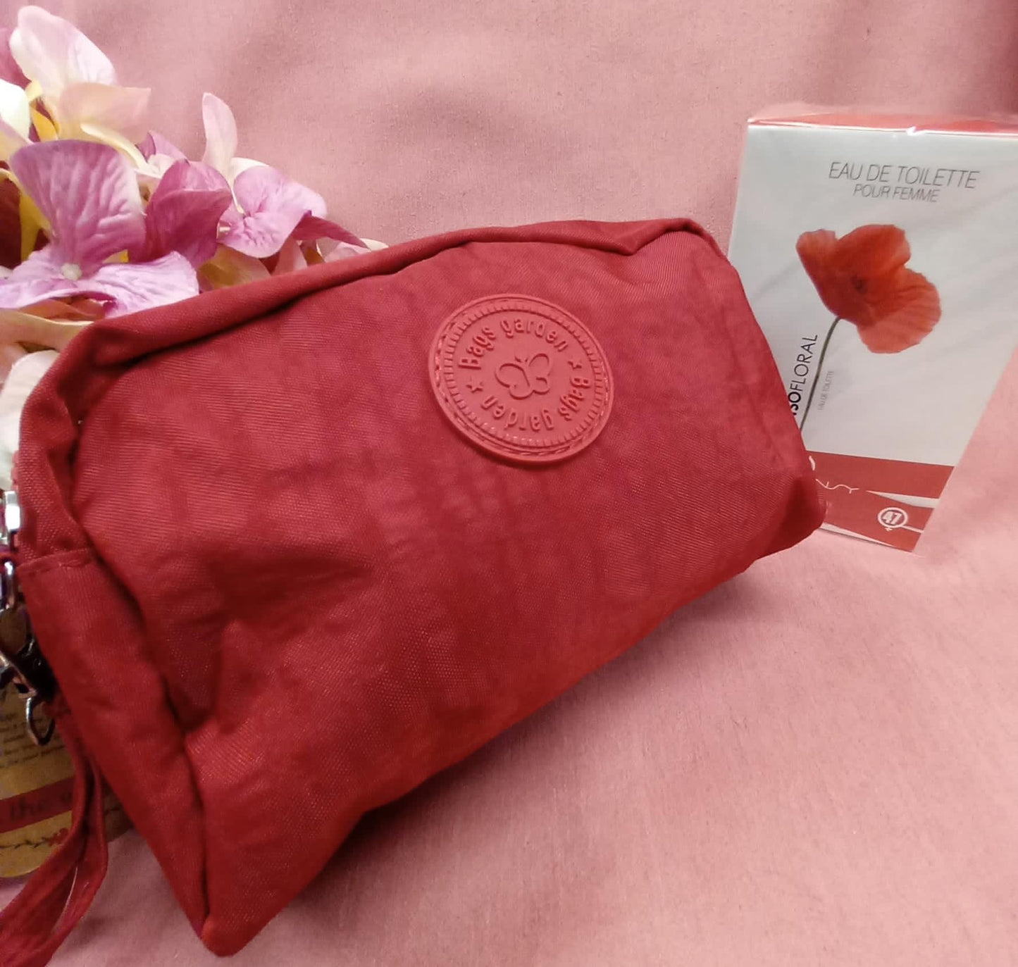 PERSONAL TOILET GAME.
Luxury cologne + GIFT toiletry bag