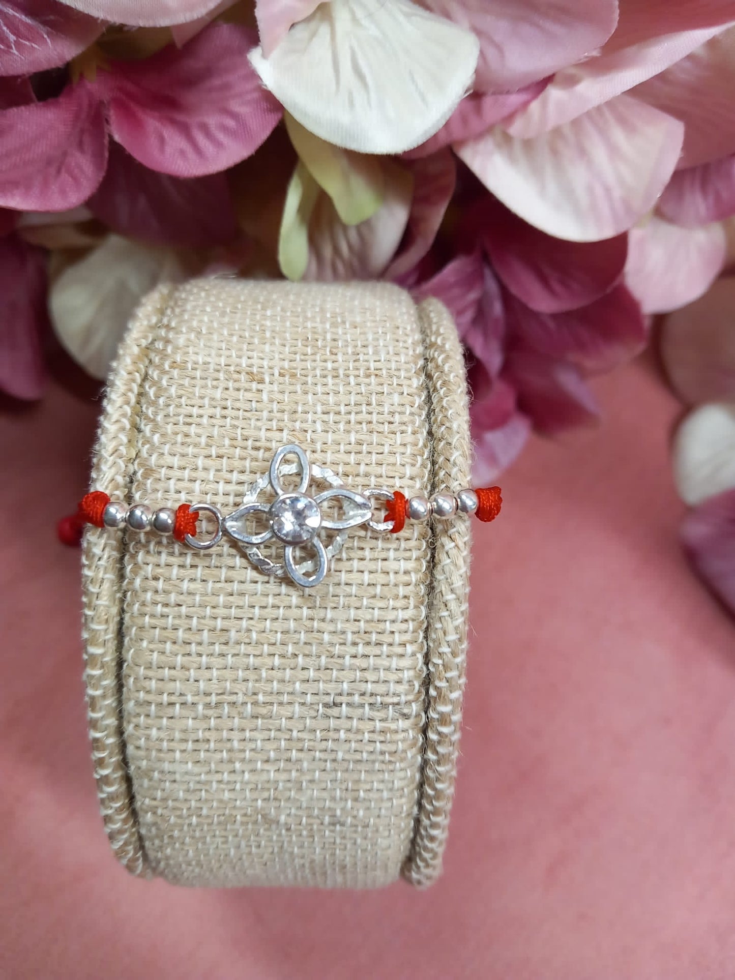 Pulsera roja con nudo de bruja en plata de ley 925