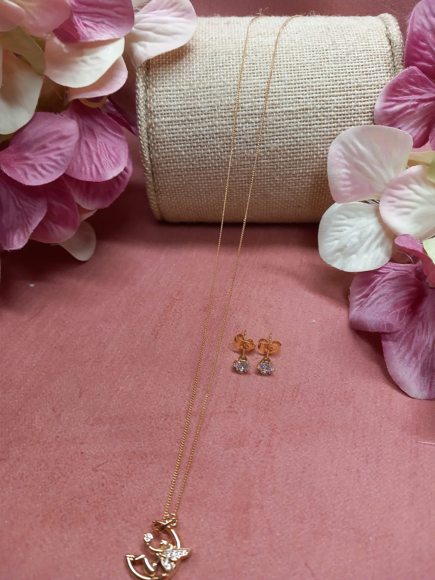 Conjunto Pendientes de Brillante Tuerca de Acero + cadena + colgante de brillantes efecto Swarovski HADA LUNAR.