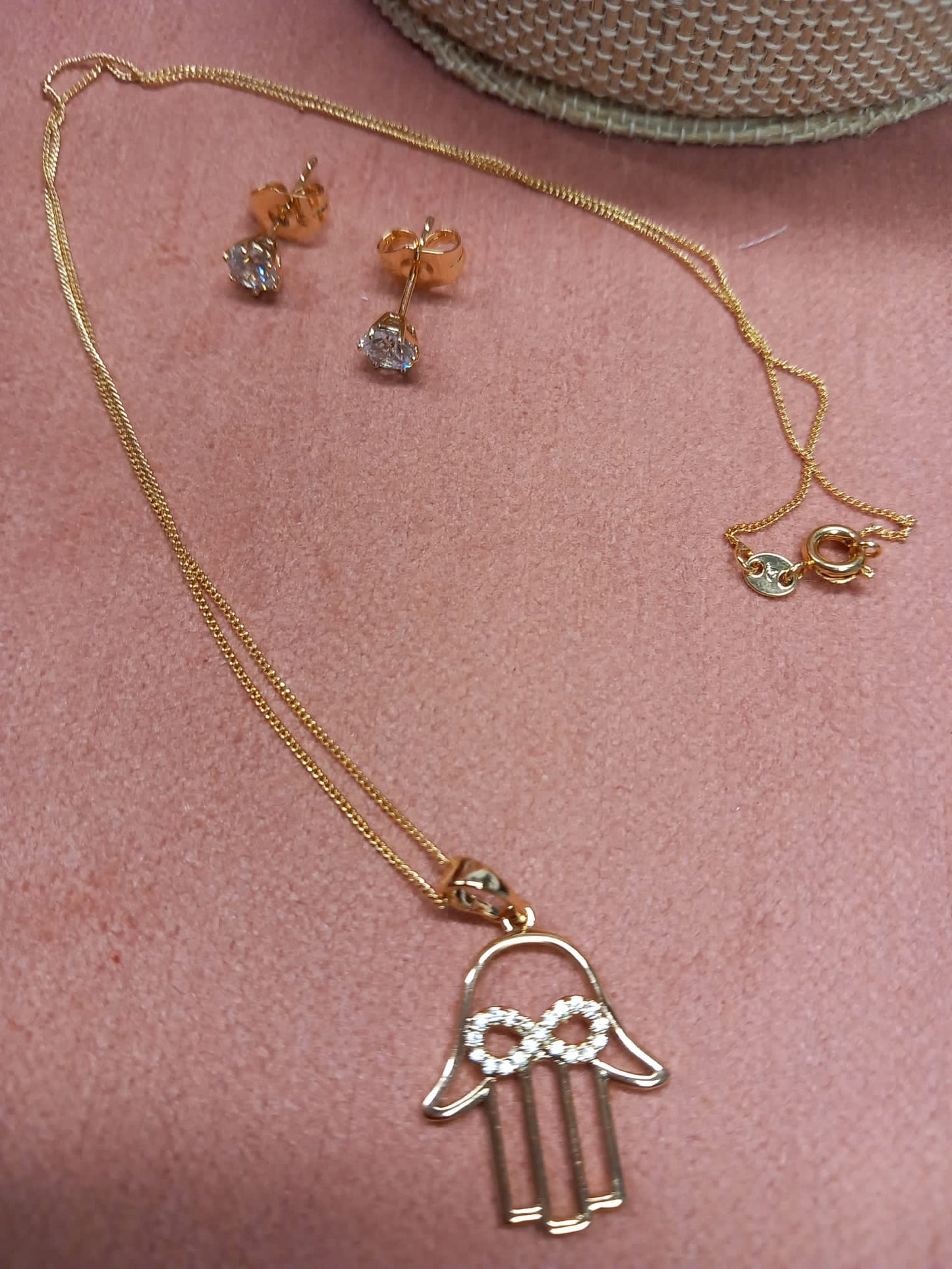 Conjunto Pendientes de Brillante Tuerca de Acero + cadena + colgante de brillantes efecto Swarovski MANO DE FÁTIMA con INFINITO.