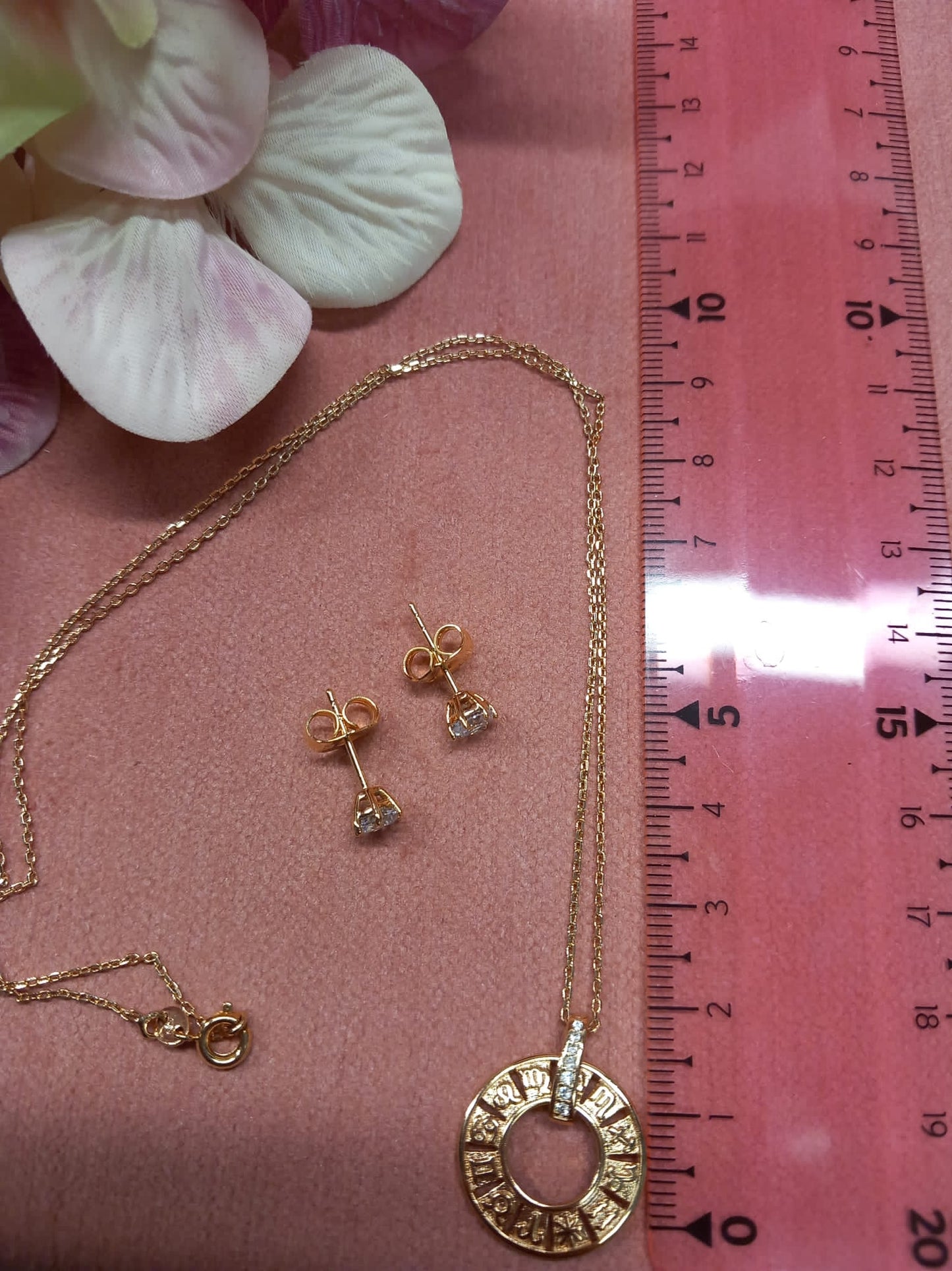 Conjunto Pendientes de Brillante Tuerca de Acero + cadena + colgante de brillantes efecto Swarovski CIRCULO ZODIACAL.