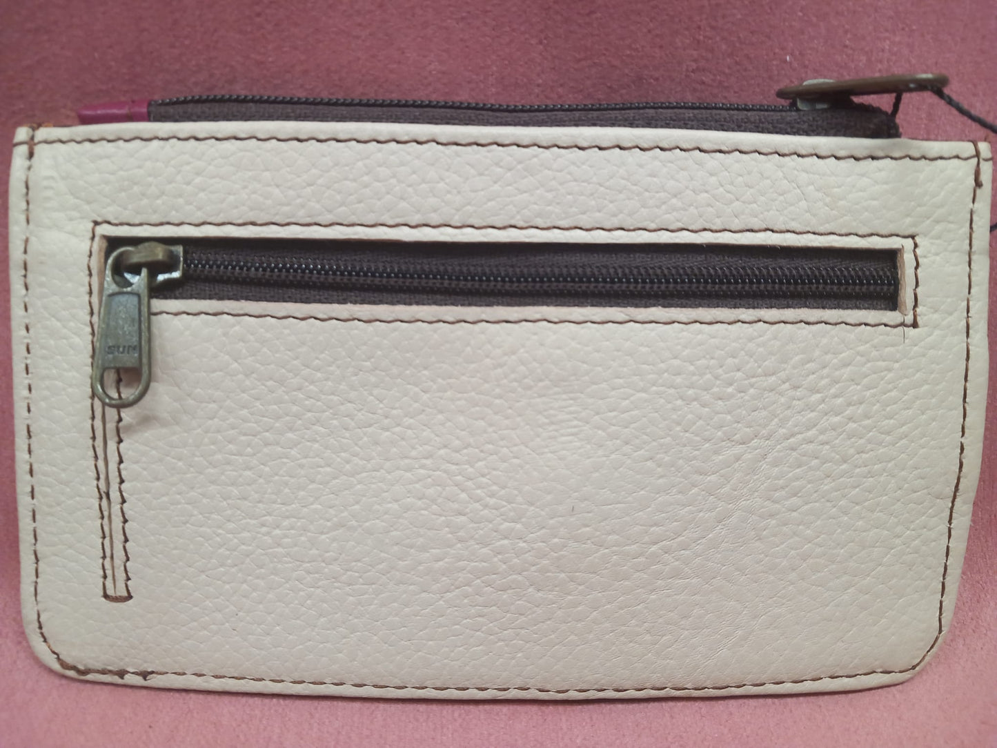 Tarjetero con RFID y monedero plano MULTICOLOR fabricado en auténtica piel con acabado natural.