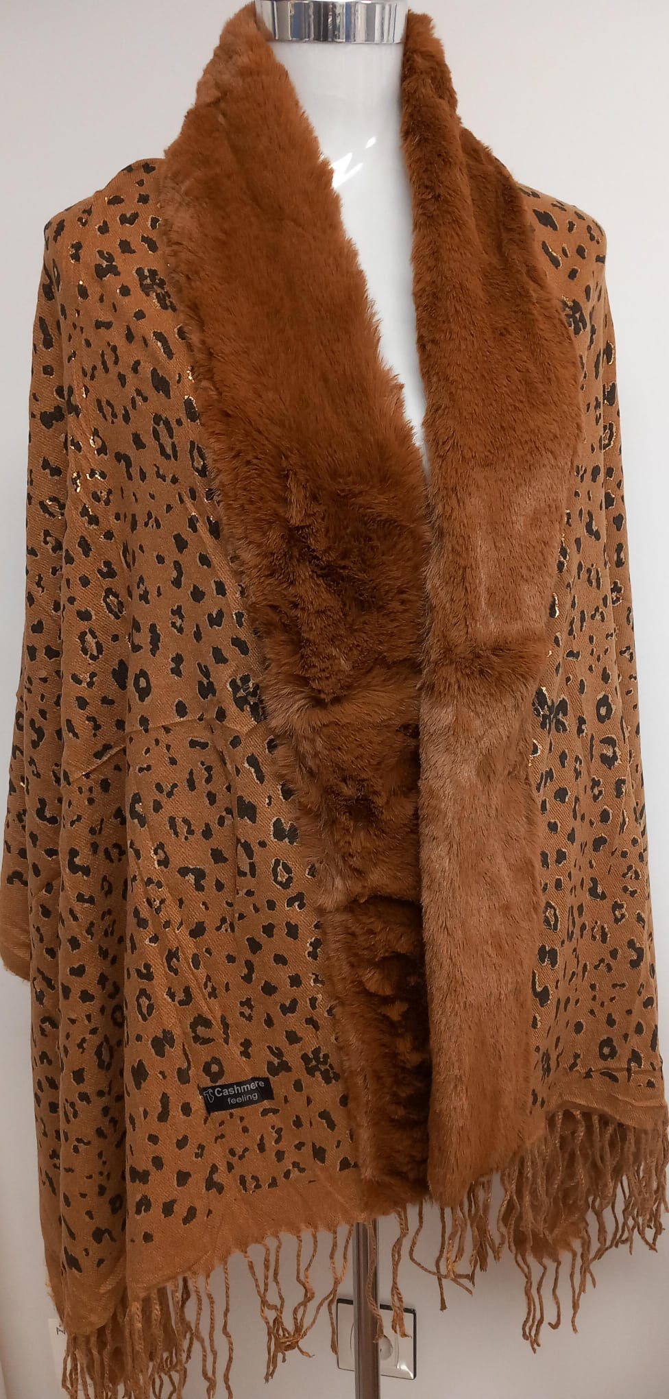 Faux Leather Cardigan Scarf in Cashmere touch with elegant Animal Print 🐆