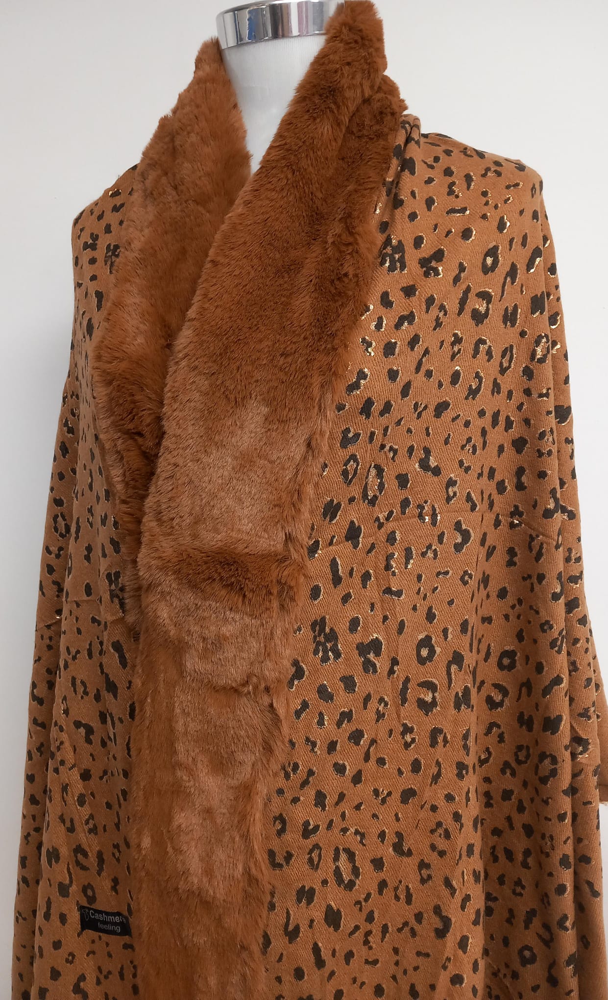 Faux Leather Cardigan Scarf in Cashmere touch with elegant Animal Print 🐆