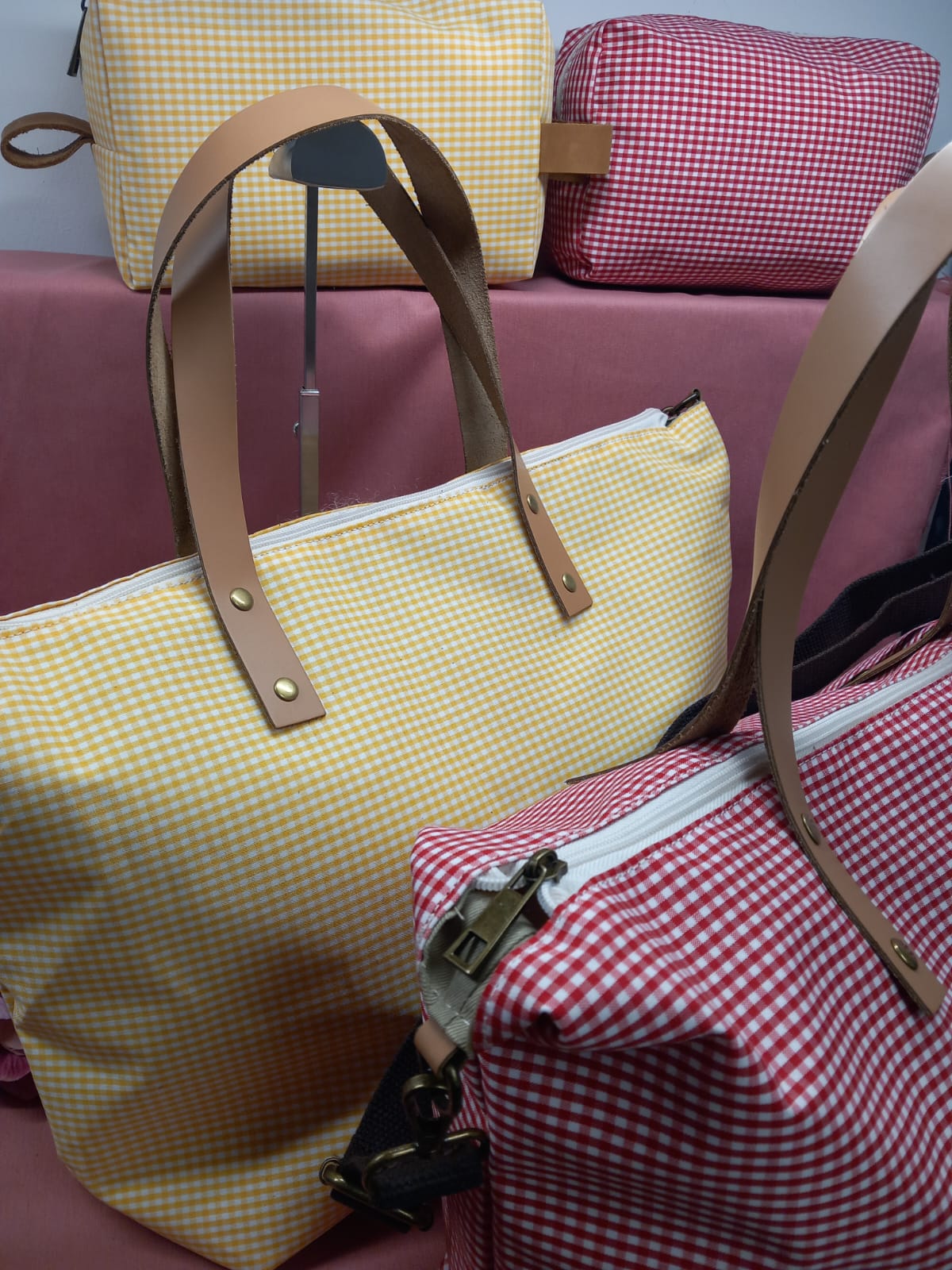 Pack de Bolso tote + neceser cuadritos vichy con bolsillo interior