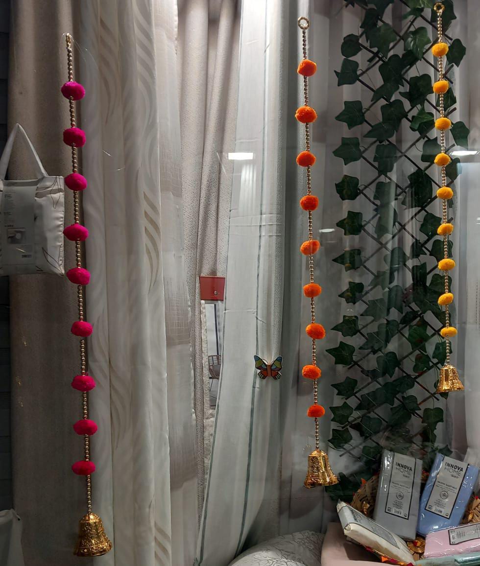 GUIRNALDA HOLI MULTICOLOR CON CAMPANA ELABORADAS ARTESANALMENTE EN INDIA. Envío Gratis. Autenticidad en decoración.