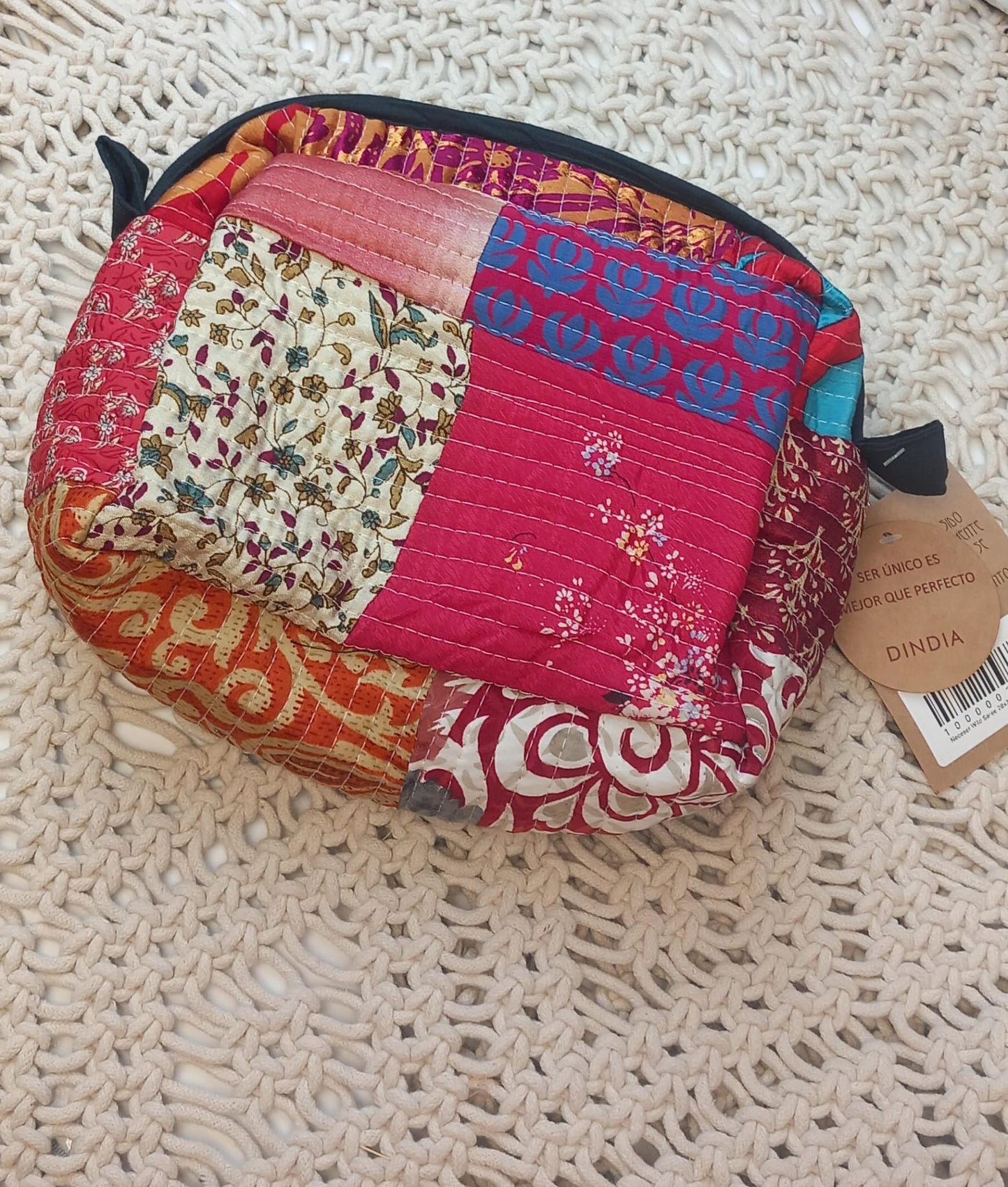 NECESER PATCHWORK 20X30CM.ARTESANÍA Y EXCLUSIVIDAD DE AHÍ SU MAGIA,JOYA TEXTIL. ENVÍO GRATIS.
