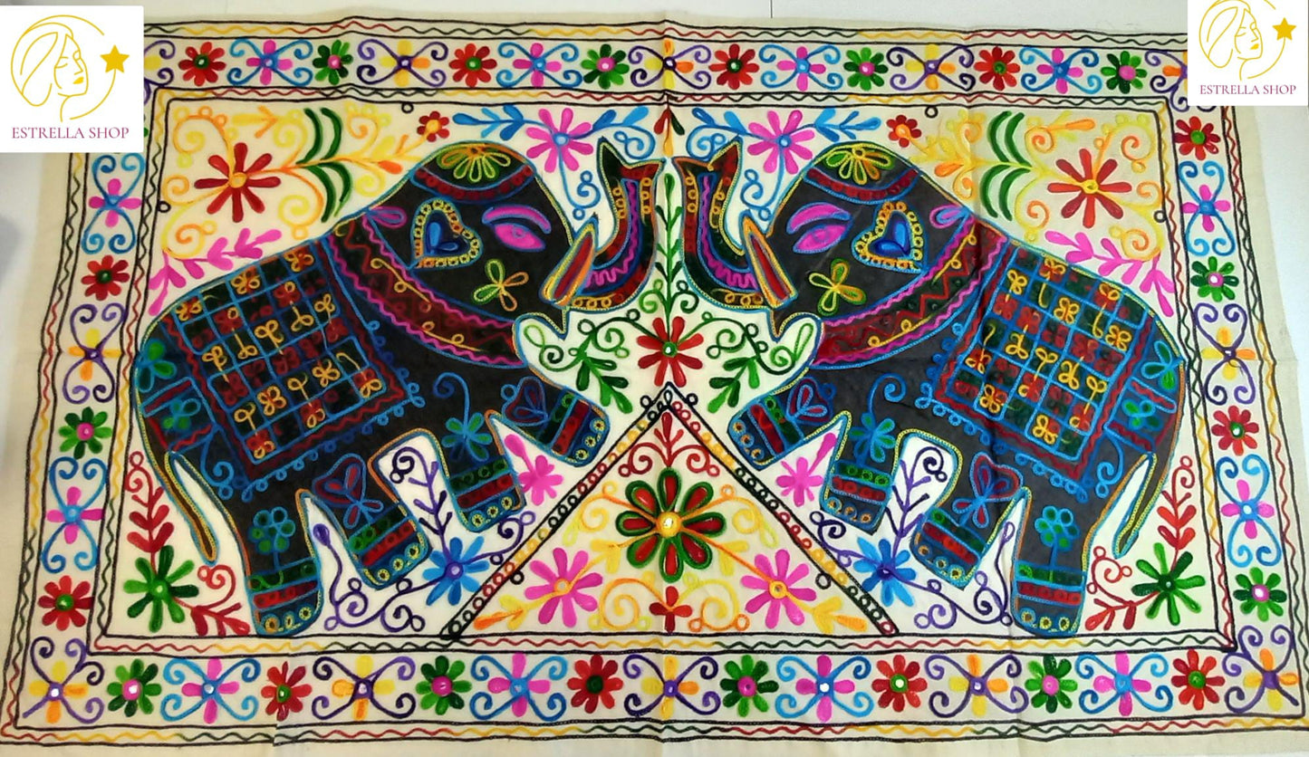 TAPIZ QUE ES UNA PIEZA ARTESANAL QUE TRANSMITE FUERZA Y BELLEZA EN CADA PUNTADA.90X130CM.ENVÍO GRATIS.