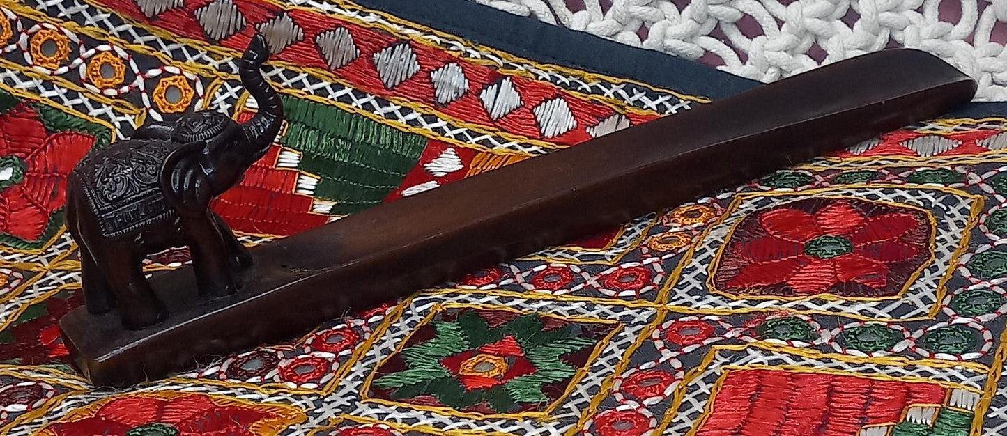 INCENSARIO DE ELEFANTE CON LA TROMPA HACIA ARRIBA ARTESALMANENTE ELABORADO EN TAILANDIA.ENVÍO GRATIS SIN PEDIDO MÍNIMO.