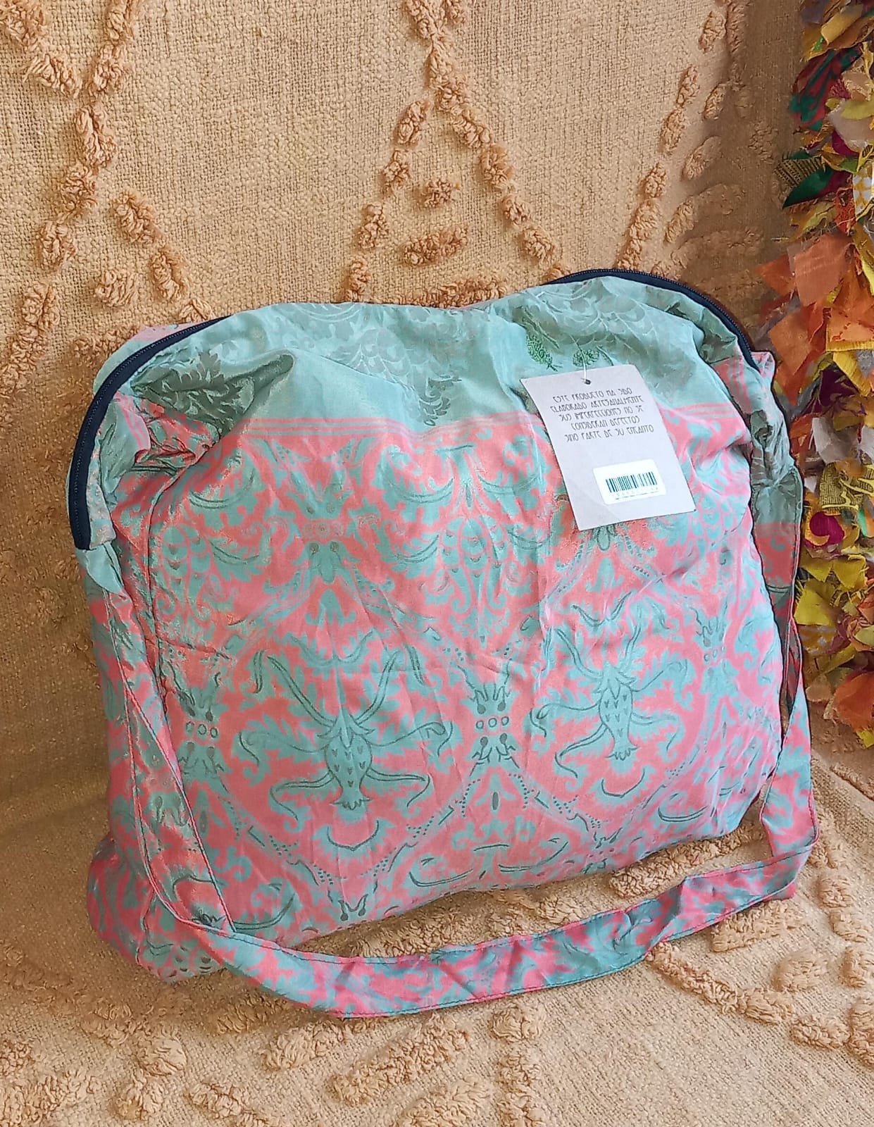 BOLSO SEDA CON CREMALLERA,AUTÉNTICA ARTESANÍA INDIA CON MÁGICOS COLORES.ENVÍO GRATIS SIN PEDIDO MÍNIMO.