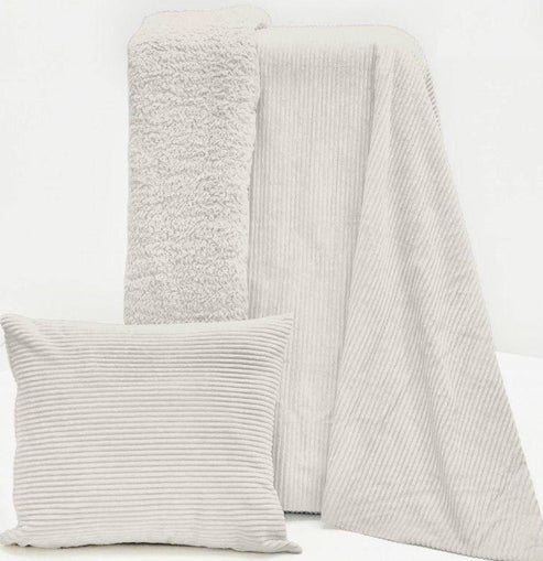 Manta-cojín Sherpa para sofá sherpa Beige, Violeta y Gris Tiffany de Catotex.
Manta – cojín de sherpa modelo TIFFANY de la firma Catotex.
Manta con un nuevo tejido de microseda y tacto sedoso en diseños elegantes y lisos.
🎀Guarda tu MANTA en forma de COJÍN y ahorra espacio
Gramaje: 440g/m2
🎨Color a elegir: Beige, Violeta y Gris
⭐️Medida:
130x170cm
🎁Incluye bolsa con lazo para regalo 🎁
🍀Recomendaciones de lavado:
No sobrepasar la temperatura de 30º
No usar lejia
Planchado suave
No limpiar en s