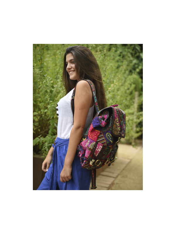 Mochila bordada patchwork,pieza exclusiva bordada a mano,artesanía India.Envío gratis.