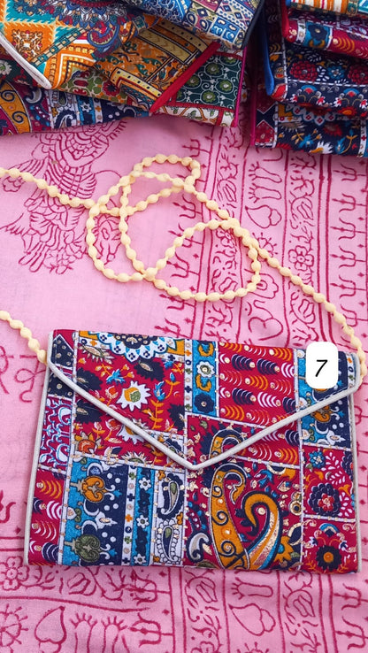 SELECCIONA TU CLUTCH "SUEÑO EN LA INDIA"FAVORITO.TODA UNA EXPRESIÓN DE ARTE Y EXCLUSIVIDAD.ENVÍO GRATIS SIN PEDIDO MÍNIMO.