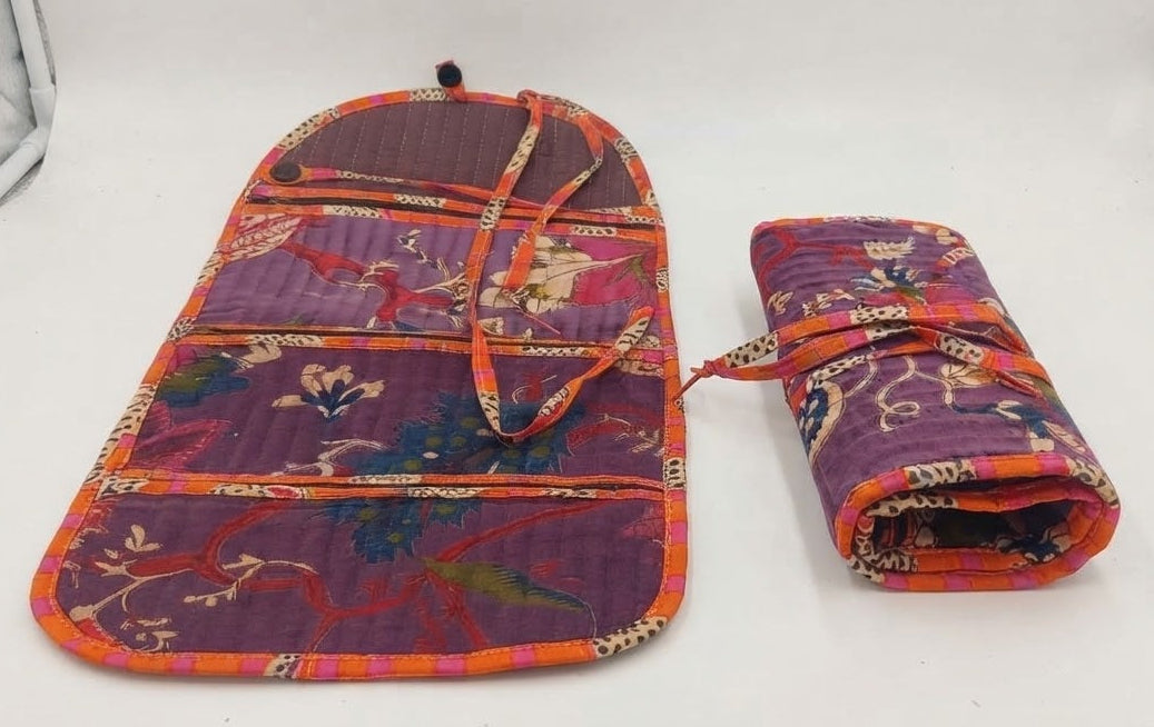 JOYERO PLEGABLE ORGANIZADO CON CREMALLERAS HECHO A MANO EN INDIA TEXTIL QUE CUENTA TU HISTORIA.ENVÓ GRATIS SIN PEDIDO MÍNIMO.