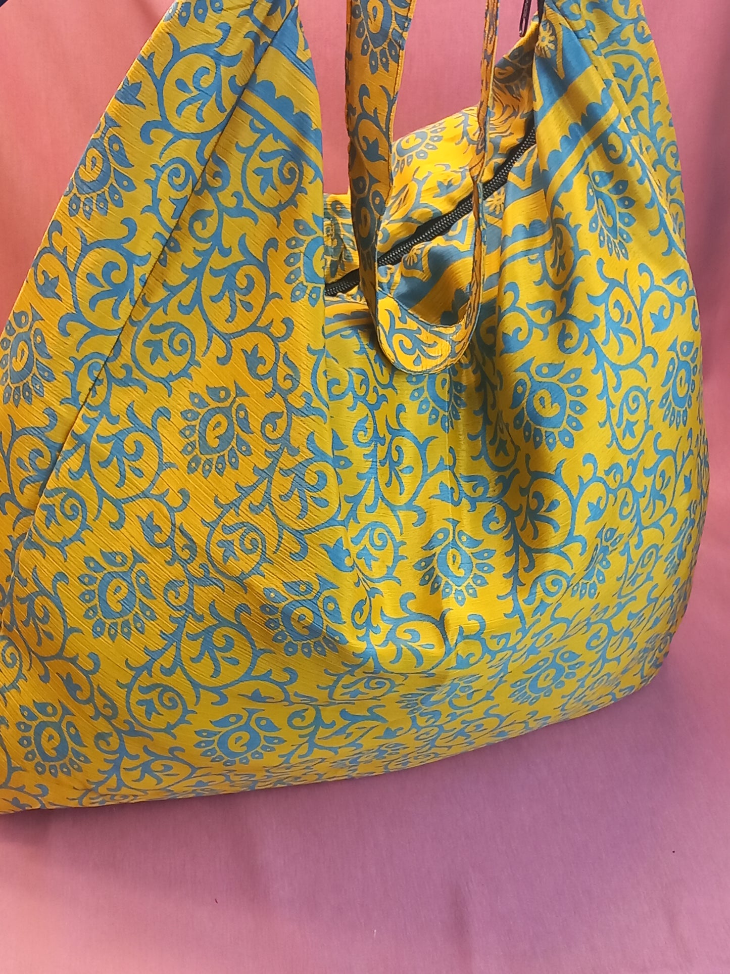 Bolso india de escapada, fin de semana,playa,montaña, gimansio...Con cremallera.Envío Gratis.Modelo Sol India.