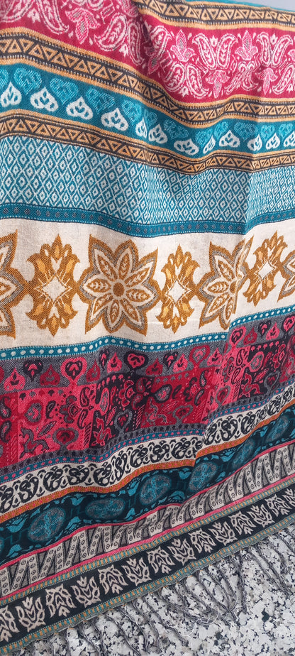 MANTA INDIA CONFECCIONADA EN LANA ACRÍLICA.ENVÍO GRATIS SIN PEDIDO MÍNIMO.