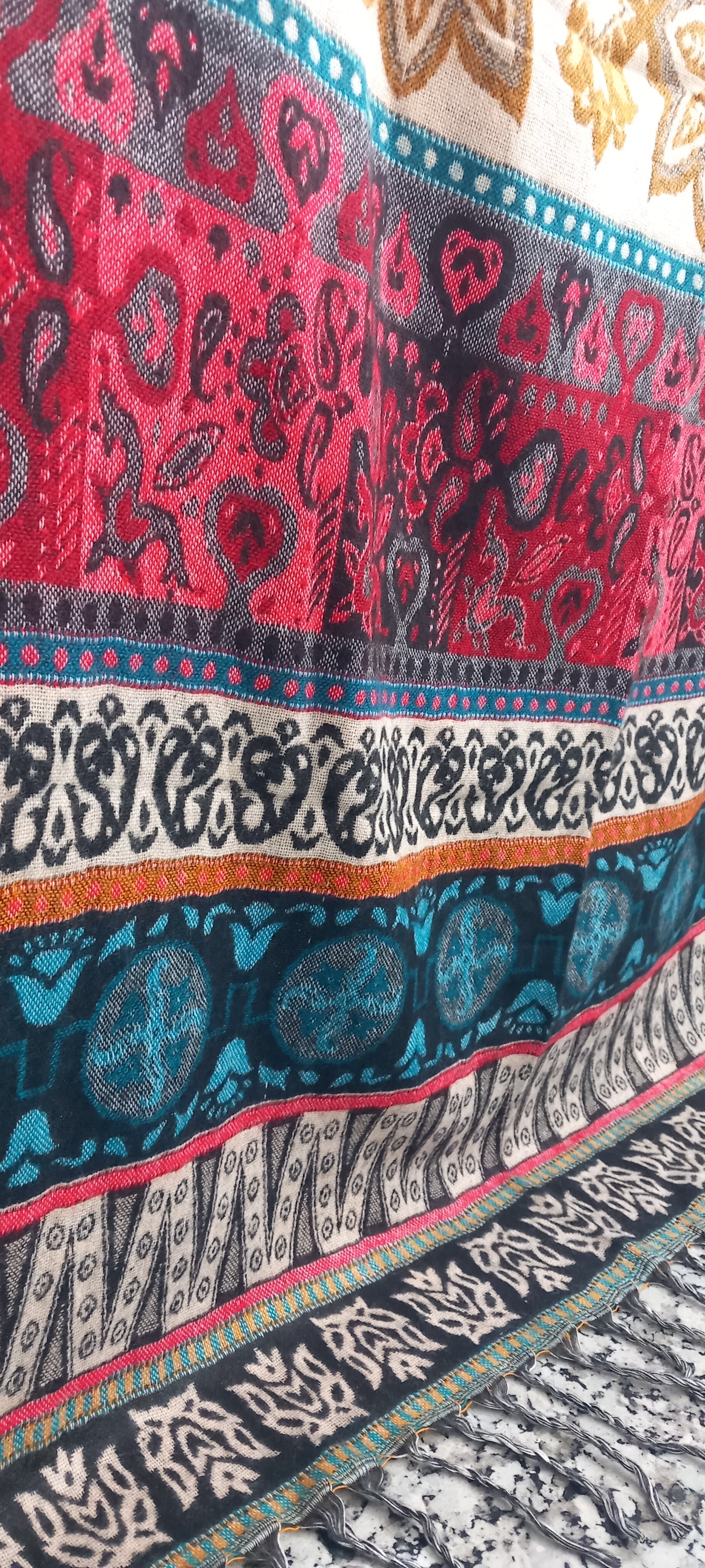 JARAPA PLAID ELABORADA EN INDIA MATERIAL 100%LANA ACRÍCLICA,ENVÍO GRATIS SIN PEDIDO MÍNIMO Y DISEÑO EXCLUSIVO.