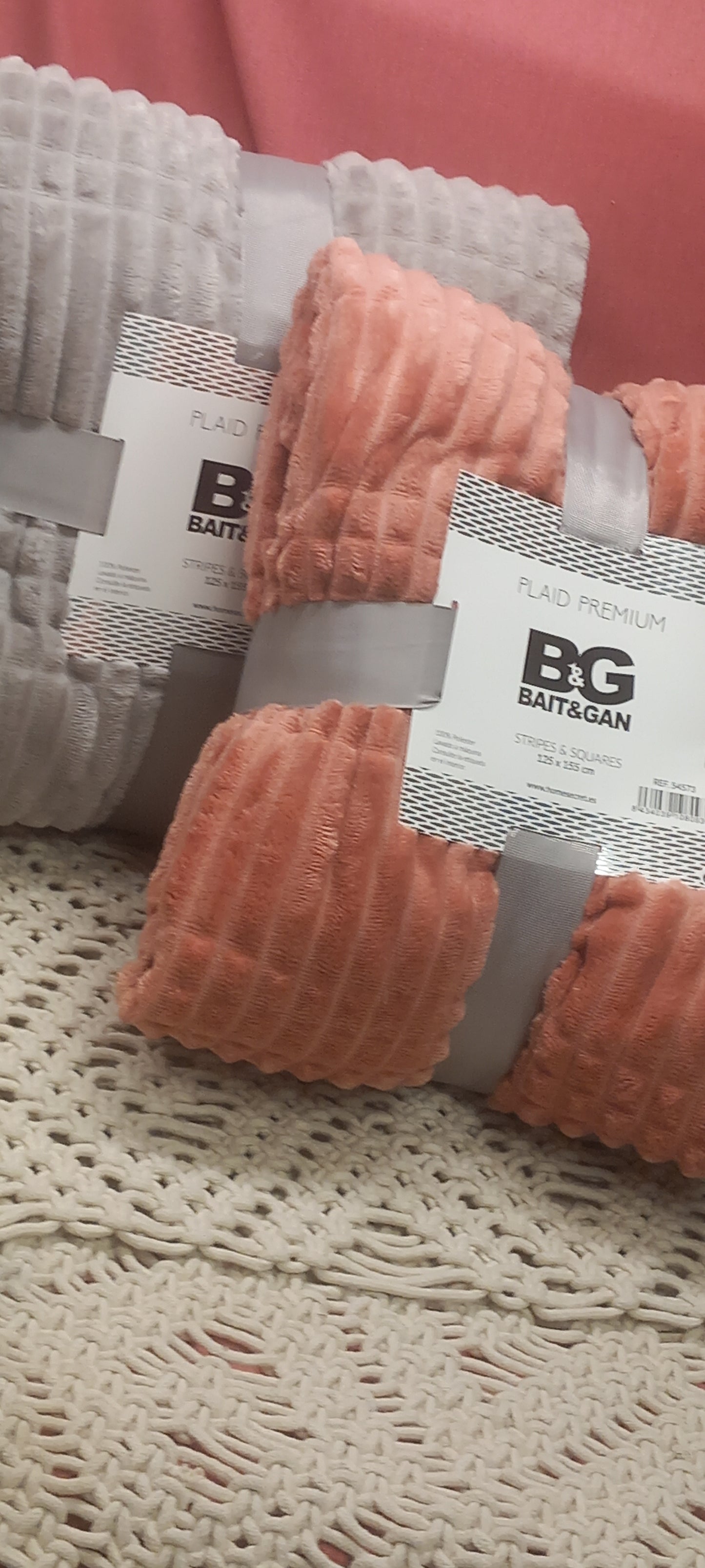 MANTA DOBLE CARA MÁGICA PORQUE SU CALIDEZ TE ENVUELVE Y NO PESA.DOS COLORES DISPONIBLES.ENVÍO GRATIS SIN PEDIDO MINIMO.