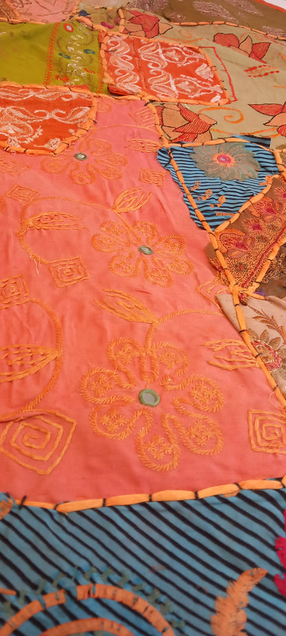 PATCHWORK TEXTIL EN TAPIZ 90X90 CONFECCIONADO ARTESANALMENTE EN INDIA.ENVÍO GRATIS SIN PEDIDO MÍNIMO.