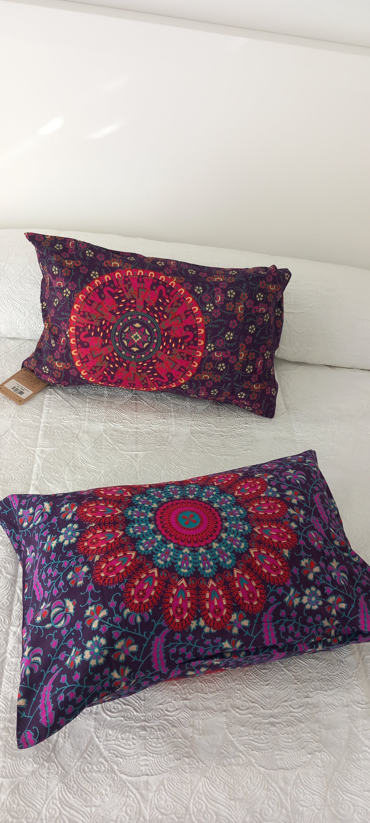 FUNDA DE COJÍN Y/O ALMOHADA DE LA PROSPERIDAD SOBRE FONDO OSCURO MORADO.ENVÍO GRATIS.