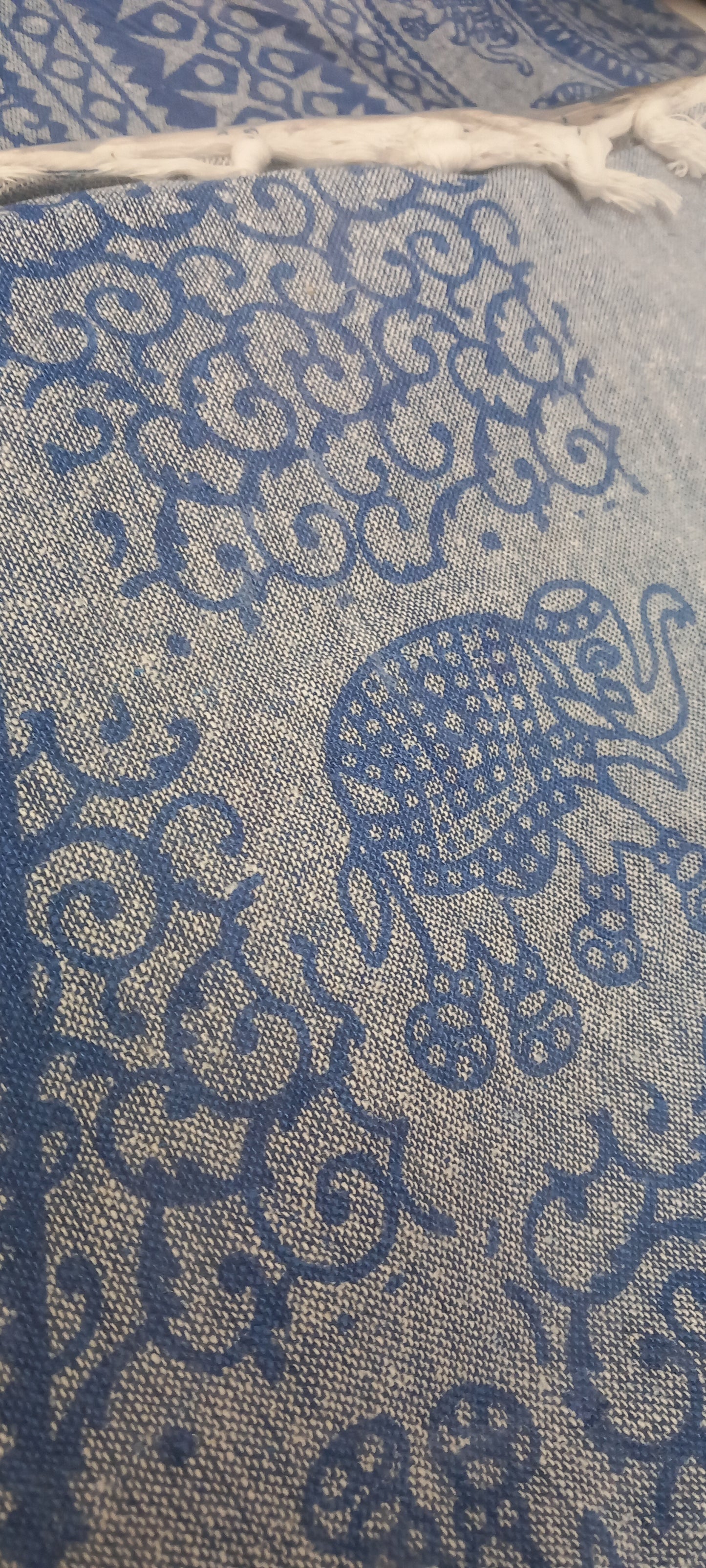 Jarapa Plaid fabricada en India diseño elefantes en azul.Envíos Gratis.Precio sin competencia.