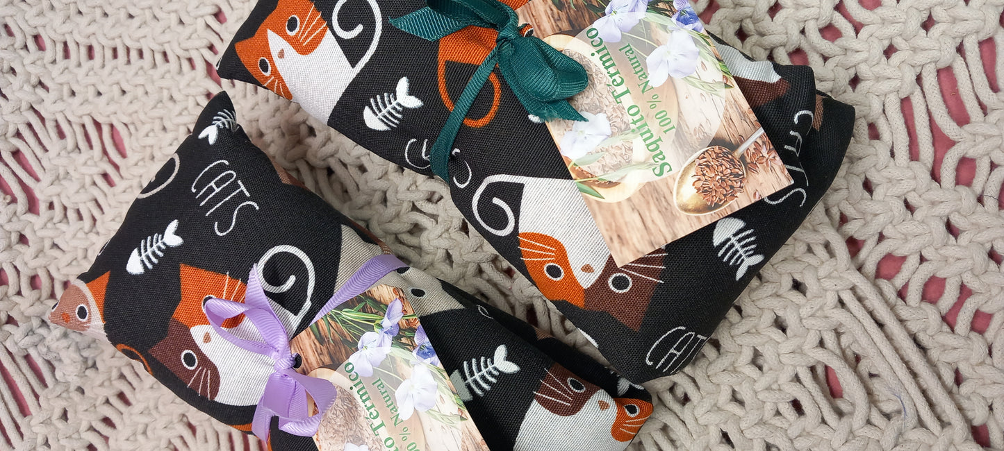 Saco de estilizados gatos en tonos marrones sobre negro.Envío gratis.