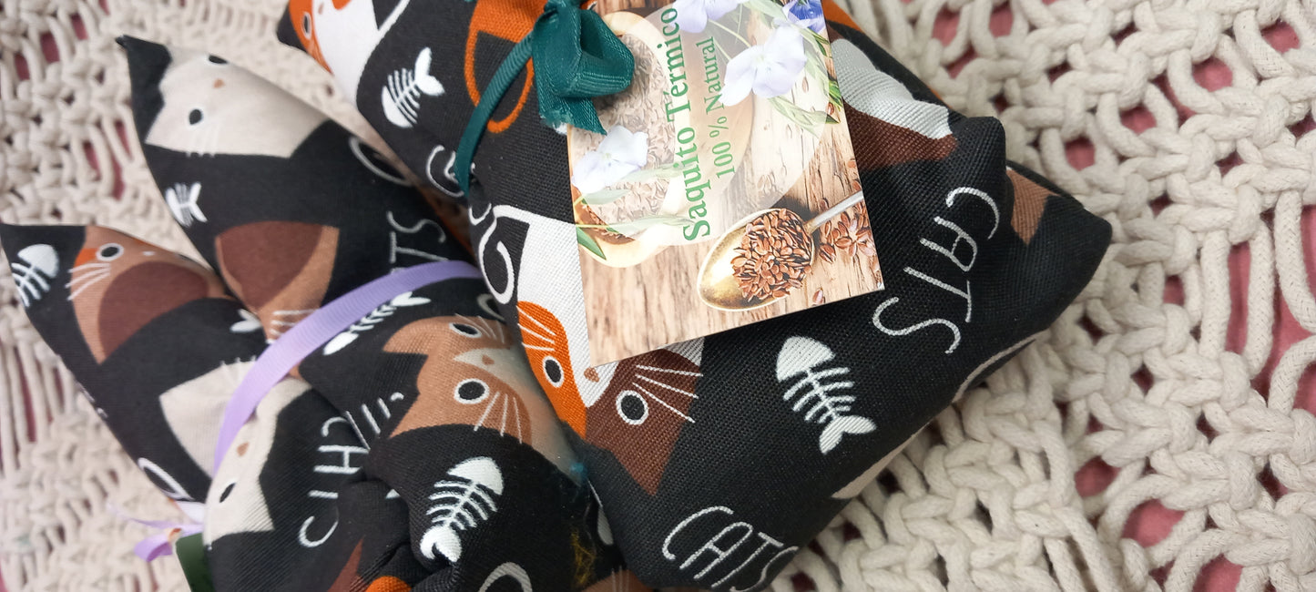 Saco de estilizados gatos en tonos marrones sobre negro.Envío gratis.