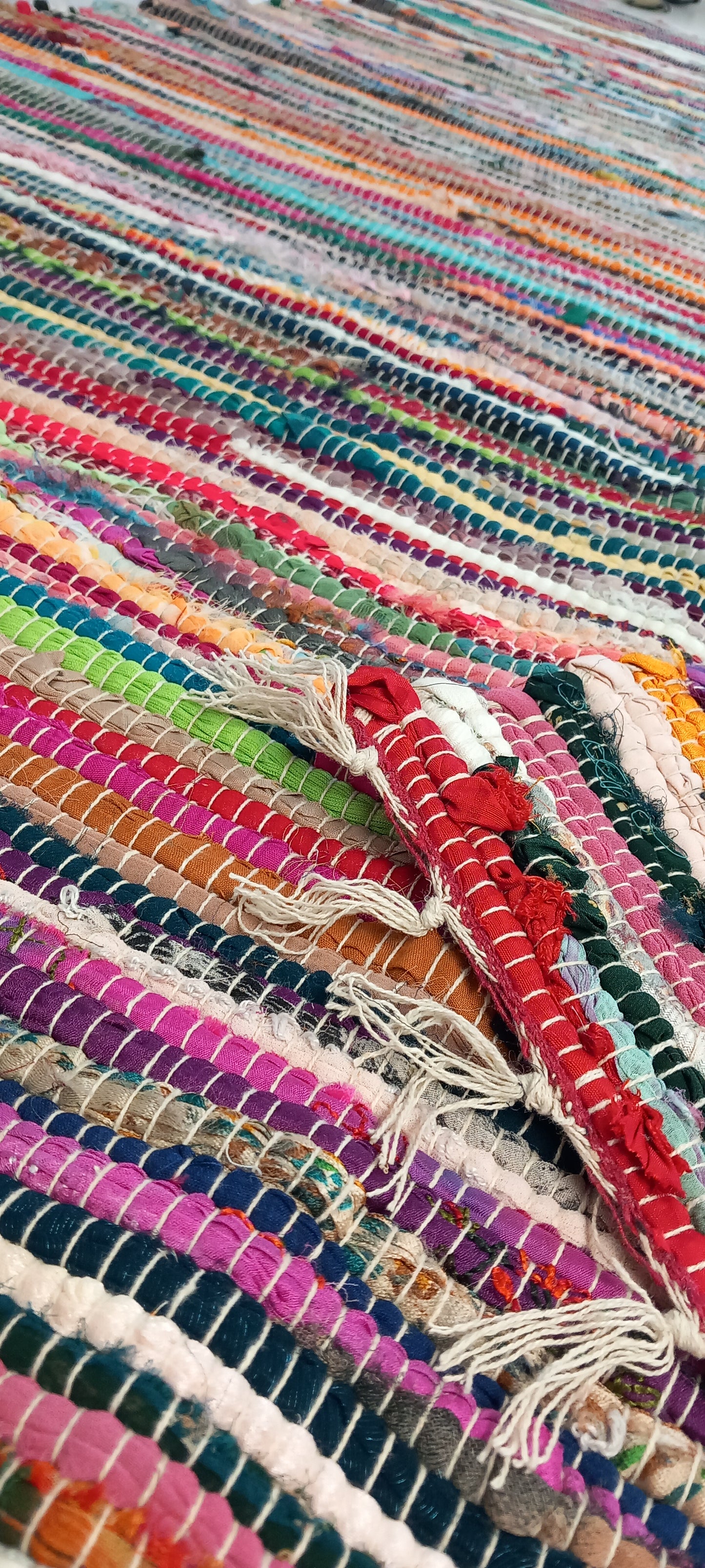 Jarapa multicolor de 120x200cm modelo Indira,elaborada artesanalmente multifución y multiusos.ENVIO GRATIS SIN PEDIDO MÍNMO.