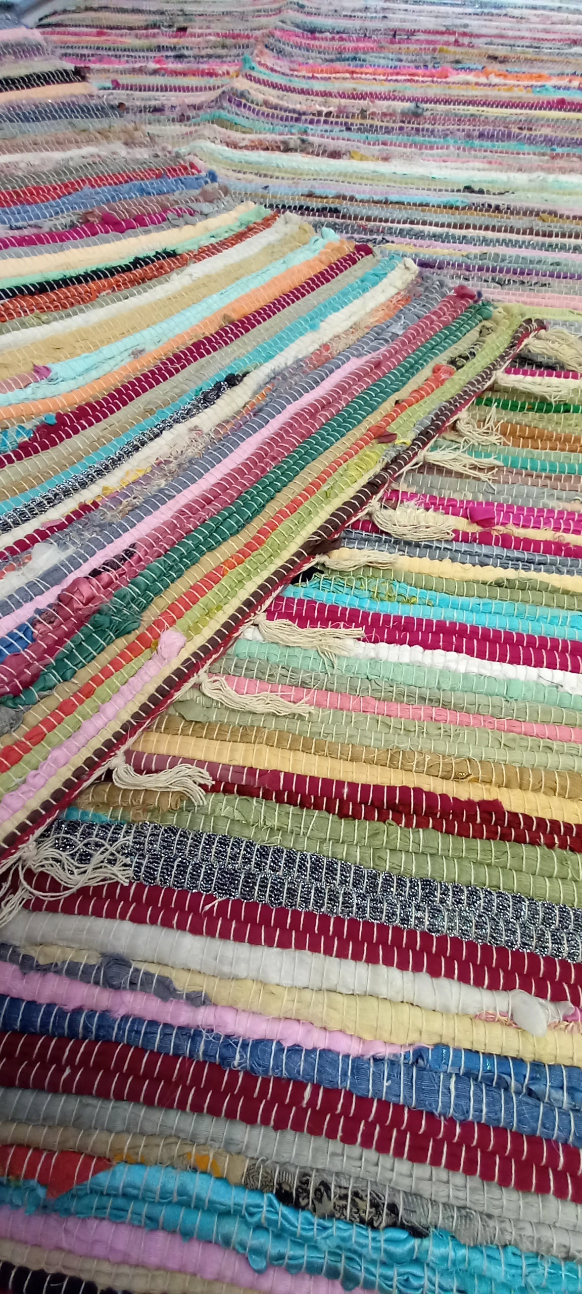 JARAPA,PLAID,ALFOMBRA,TAPIZ CUBRECAMA..MULTIUSOS Y MULTIFUNCIÓN.MULTICOLOR.MODELO ARYA.ENVÍO GRATIS SIN PEDIDO MÍNIMO.