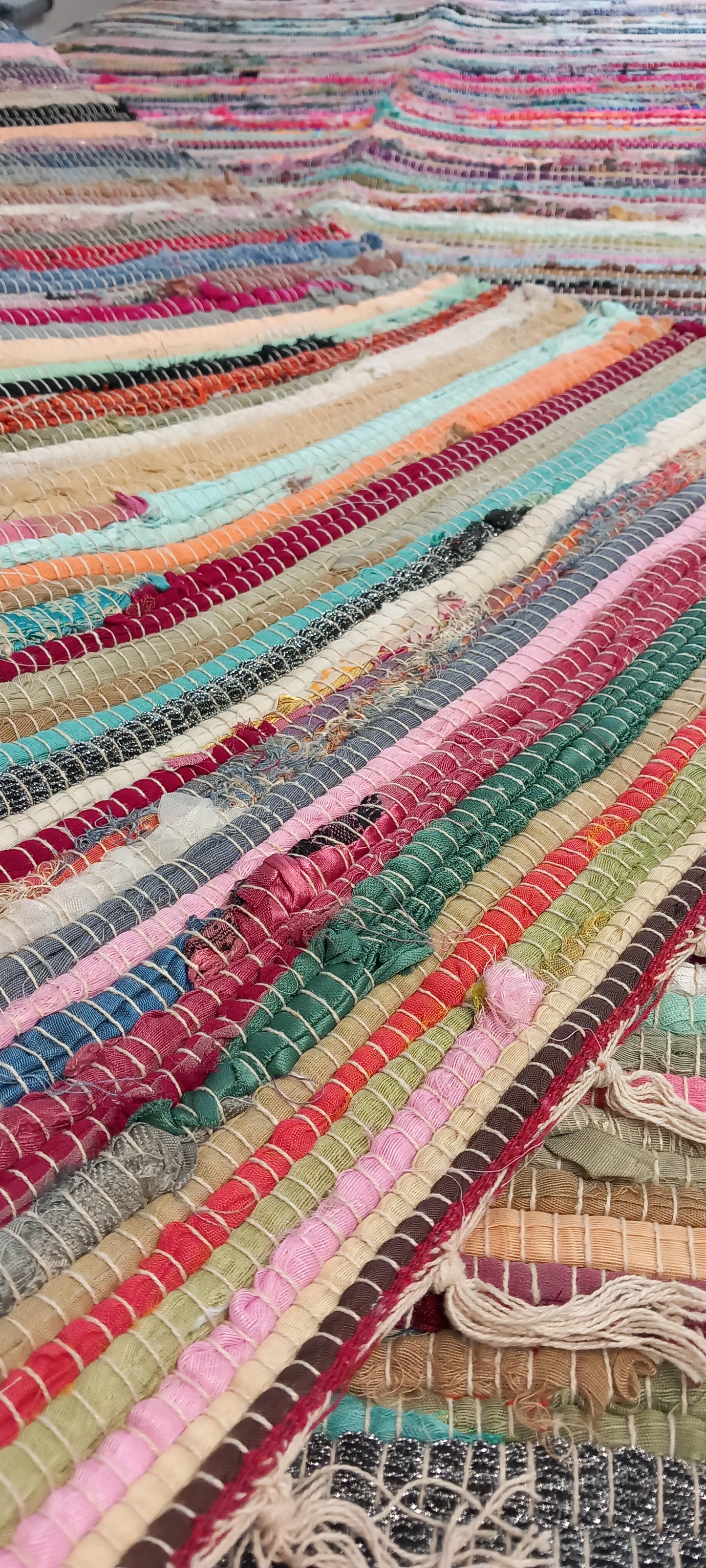 JARAPA,PLAID,ALFOMBRA,TAPIZ CUBRECAMA..MULTIUSOS Y MULTIFUNCIÓN.MULTICOLOR.MODELO ARYA.ENVÍO GRATIS SIN PEDIDO MÍNIMO.