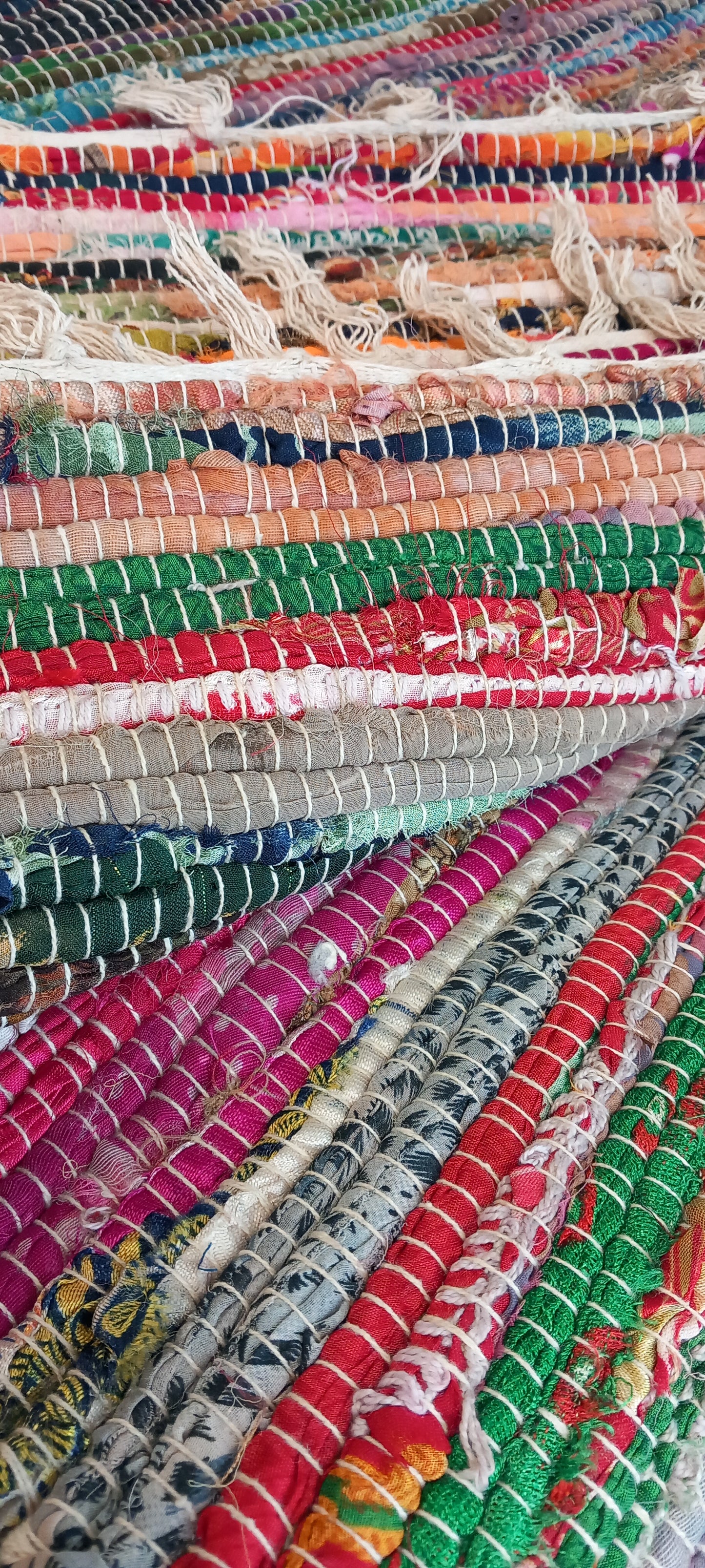 PLAID MULTIUSOS Y MULTICOLOR CON FLECOS.120X200CM ARTESANALMENTE ELABORADA EN INDIA VIBRANTE.MODELO ANANDA. ENVÍO GRATIS SIN PEDIDO MÍNIMO.