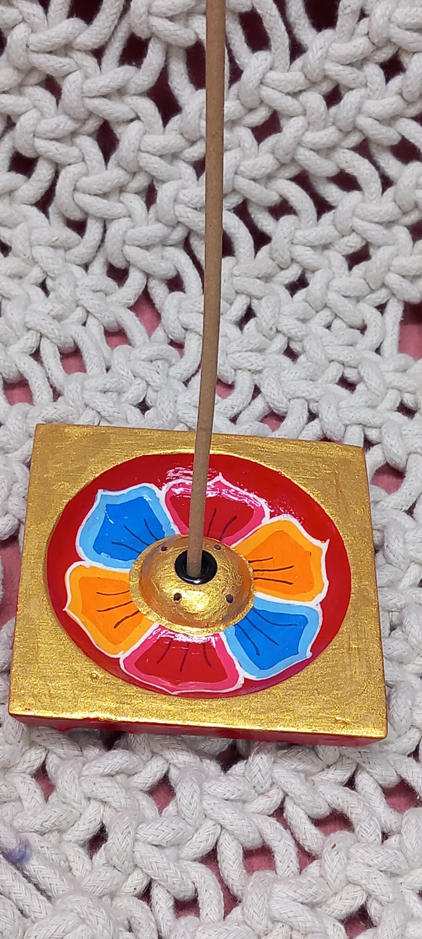 INCENSARIO DE MADERA ELABORADO Y PINTADO A MANO EN NEPAL,ENVÍO GRATIS SIN PEDIDO MÍNIMO.