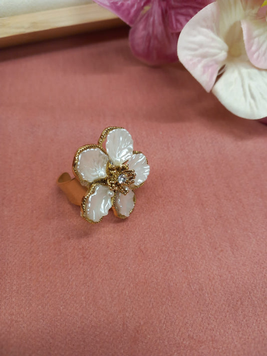 Bright cultured mother of pearl floral ring