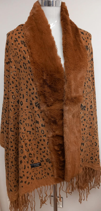 Bufanda Cárdigan Piel de Imitación  en tacto Cashmere con elegante estampado dn Animal Print 🐆