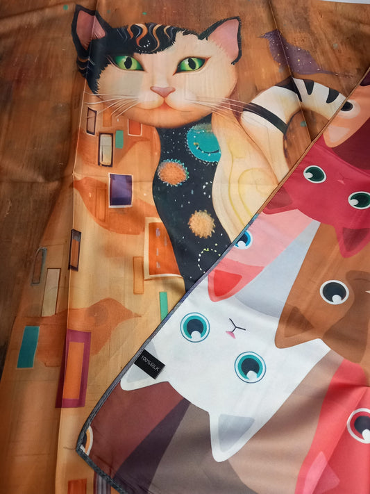 'Los gatos en el arte' Pañuelo reversible grande de auténtica Seda 100x100,tacto maravilloso por su especial suavidad 