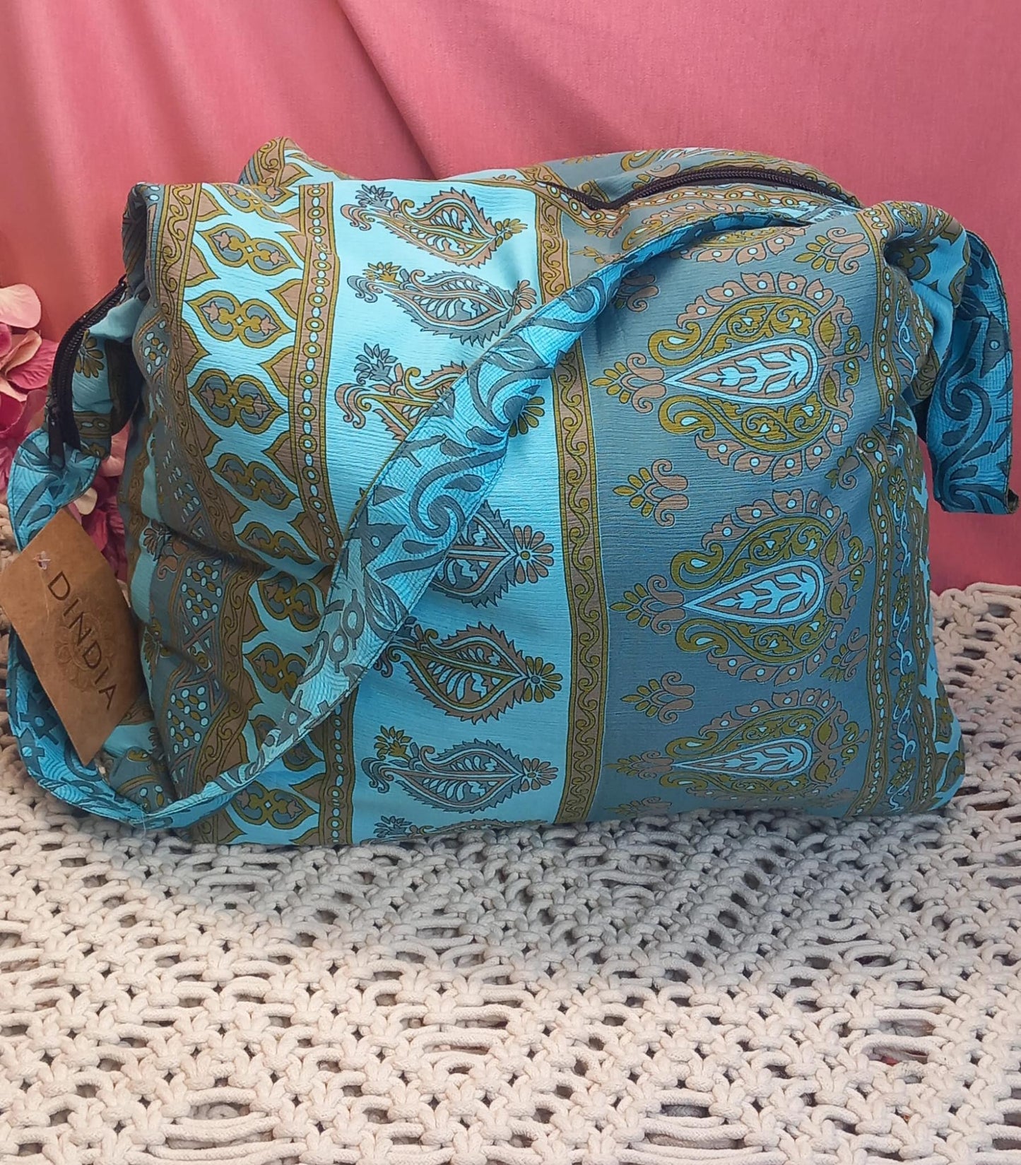 Bolso india de escapada, fin de semana,playa,montaña, gimansio...Con cremallera.Modelo Agama.