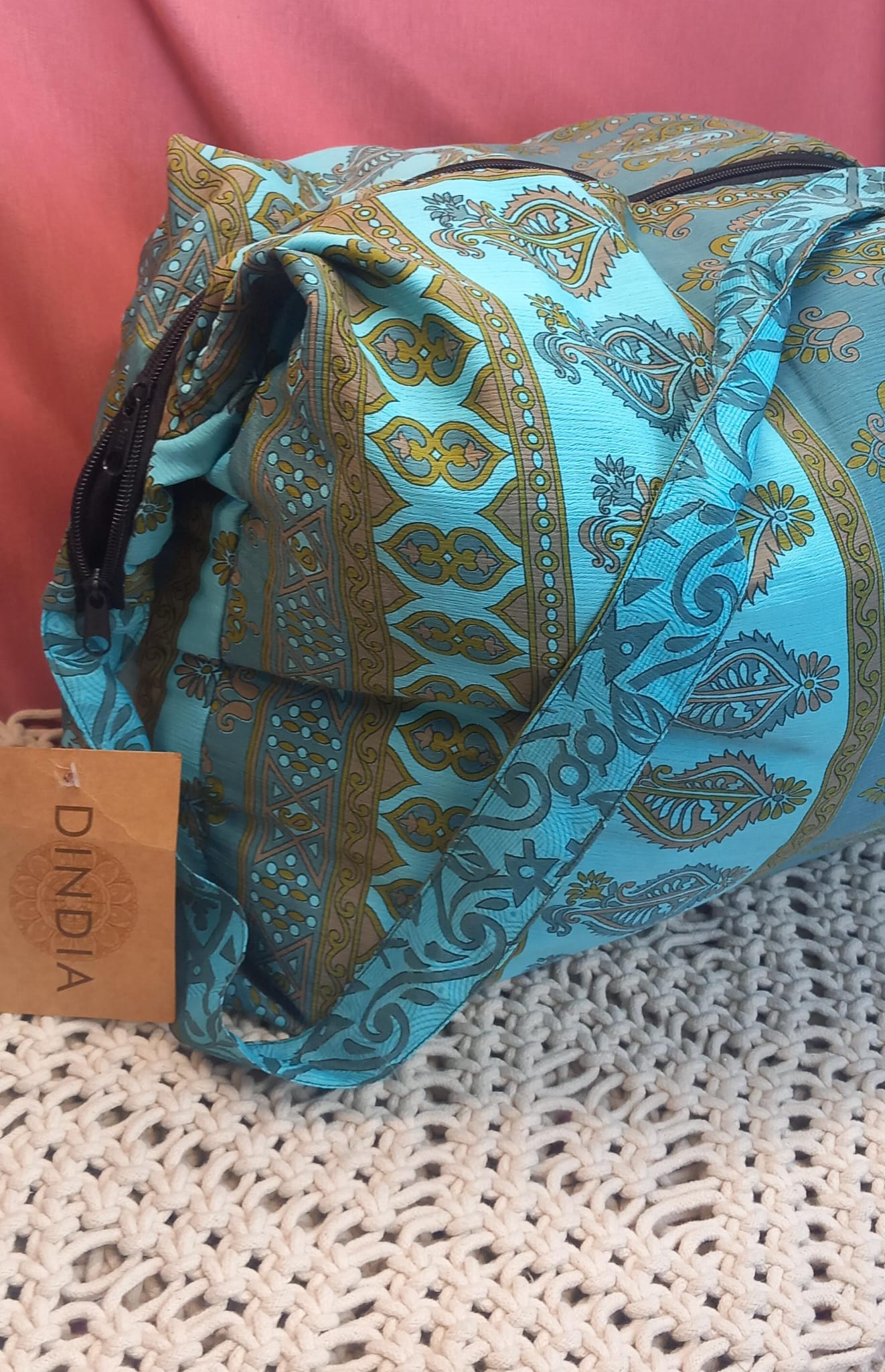 Bolso india de escapada, fin de semana,playa,montaña, gimansio...Con cremallera.Modelo Agama.