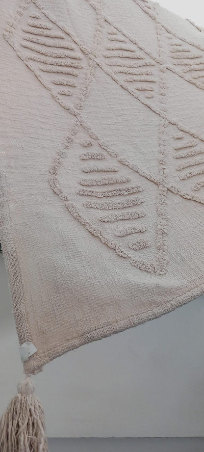 JARAPA PLAID ALON BEIG HUESO Plaid de Algodón con borlas en las esquinas.PRECIO SIN COMPETENCIA.Envío Gratis.