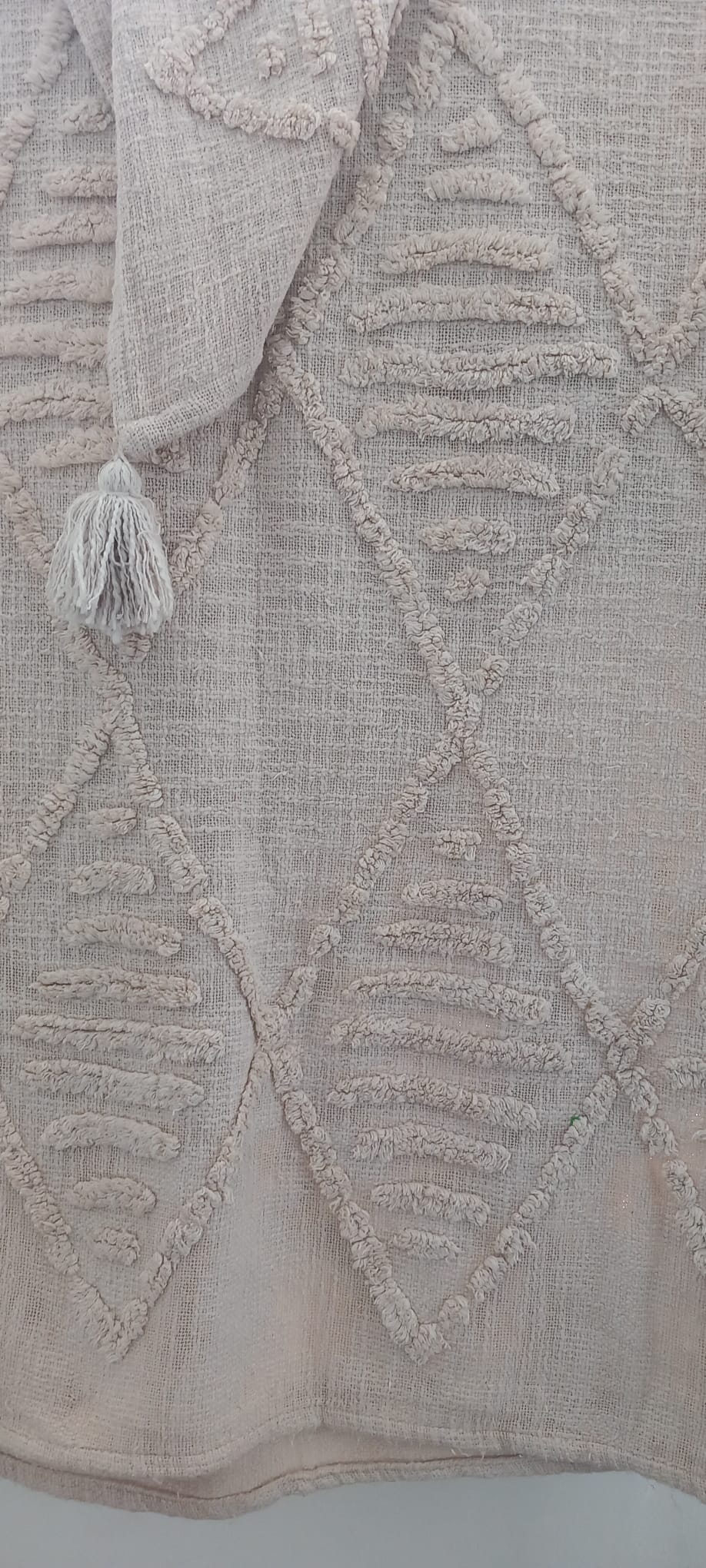 JARAPA PLAID ALON BEIG HUESO Plaid de Algodón con borlas en las esquinas.PRECIO SIN COMPETENCIA.Envío Gratis.