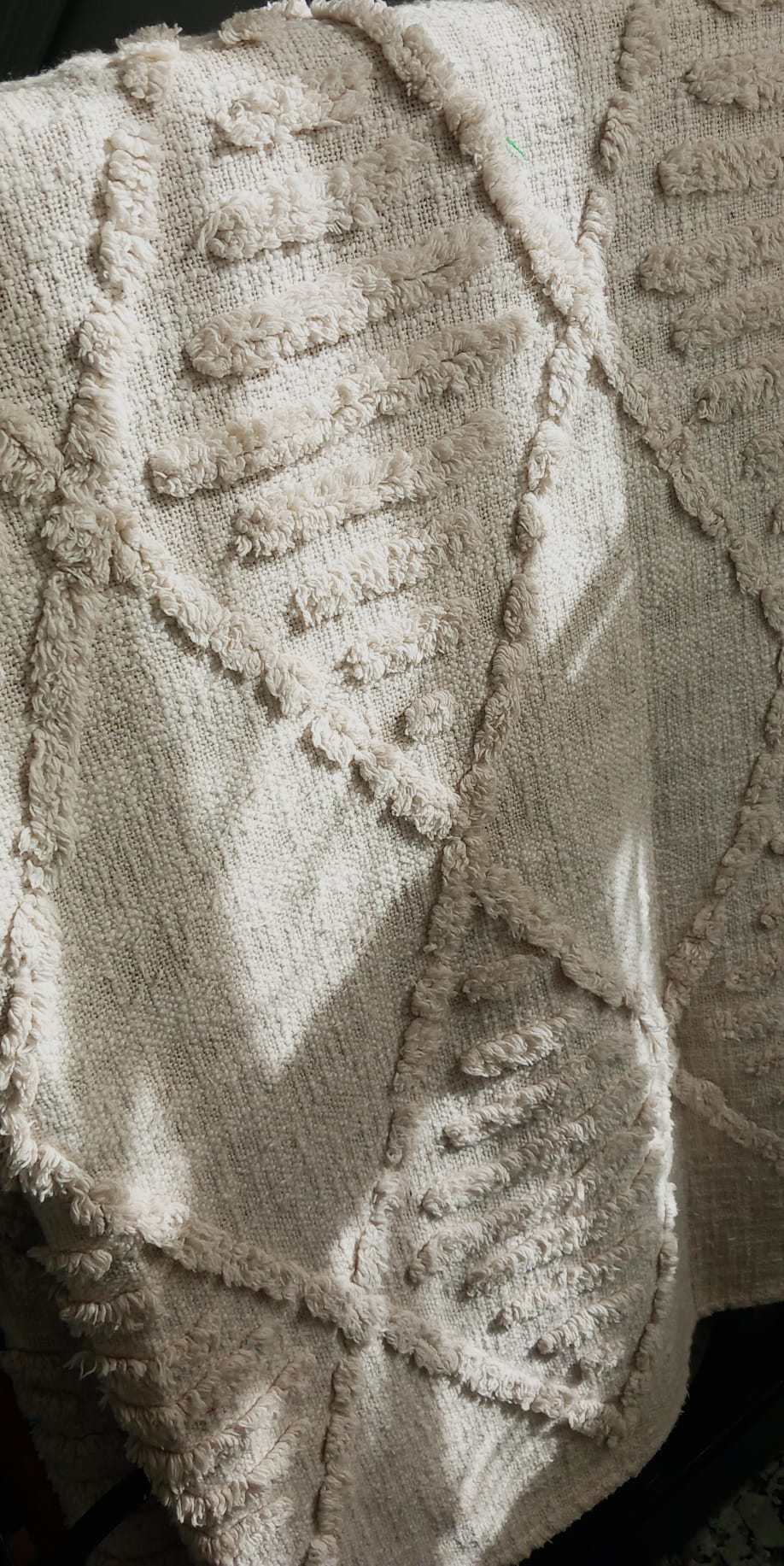 JARAPA PLAID ALON BEIG HUESO Plaid de Algodón con borlas en las esquinas.PRECIO SIN COMPETENCIA.Envío Gratis.