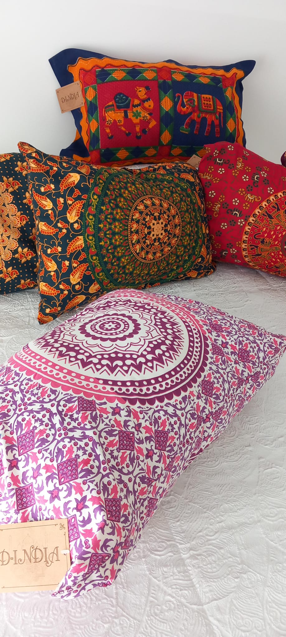 FUNDA DE COJÍN Y/O ALMOHADA MANDALA VERDE SANACIÓN SOBRE FONDO OSCURO CON CACHEMIRA.ENVÍO GRATIS.