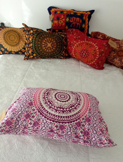 FUNDA DE COJÍN Y/O ALMOHADA DE LA PROSPERIDAD SOBRE FONDO OSCURO.ENVÍO GRATIS.