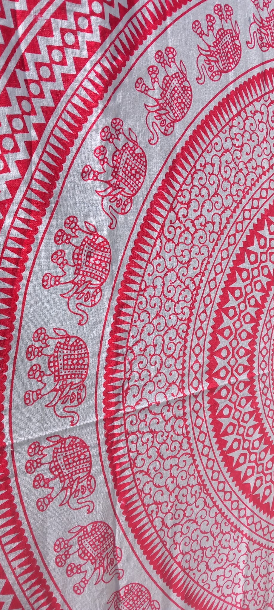 MULTIUSOS PLAID CUBRE ELFANTES CON ROJO EN ALGODÓN NATURAL ARTESANALMENTE HECHO EN INDIA. ENVÍO GRATIS SIN PEDIDO MÍNIMO.