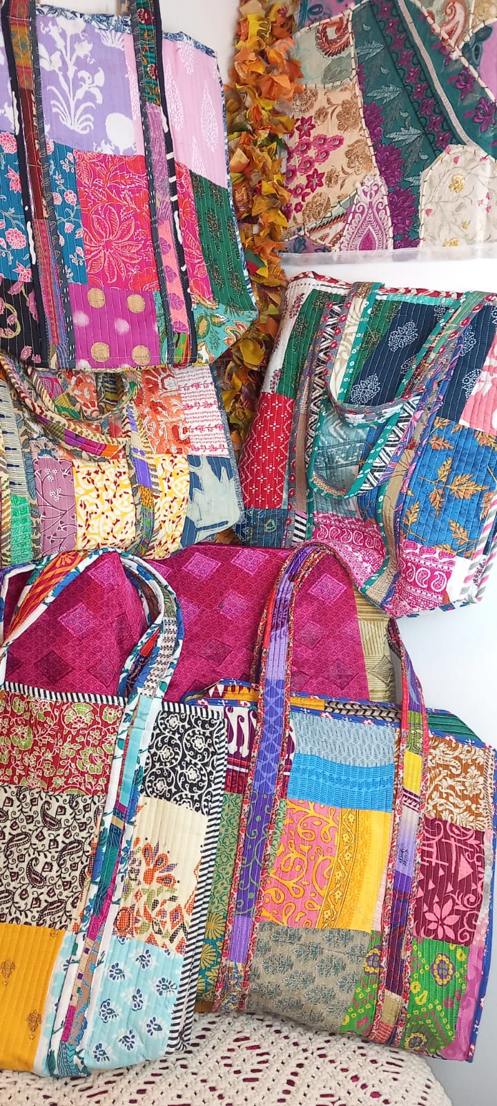 BOLSO REVERSIBLE CON CREMALLERA PATCHWORK MODELO SRI NAGAR,ENVÍO GRATIS SIN PEDIDO MÍNIMO.