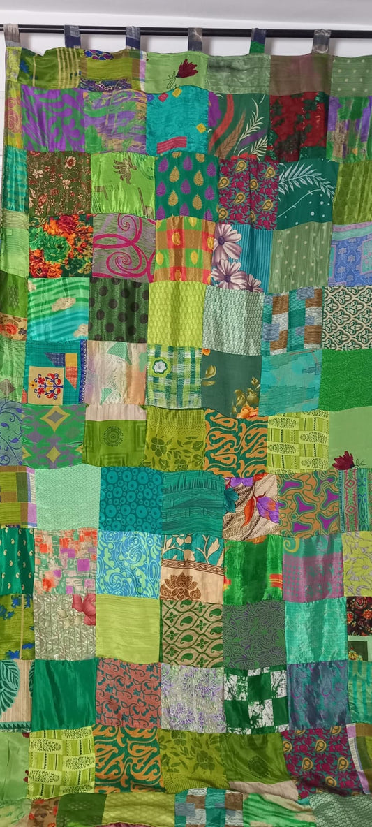 CORTINA CONFECCIONADA REVERSIBLE CON TRABILLAS EN PATCKWORK,PIEZAS VIBRANTES EN COLOR DE LA INDIA.ENVÍO GRATIS.